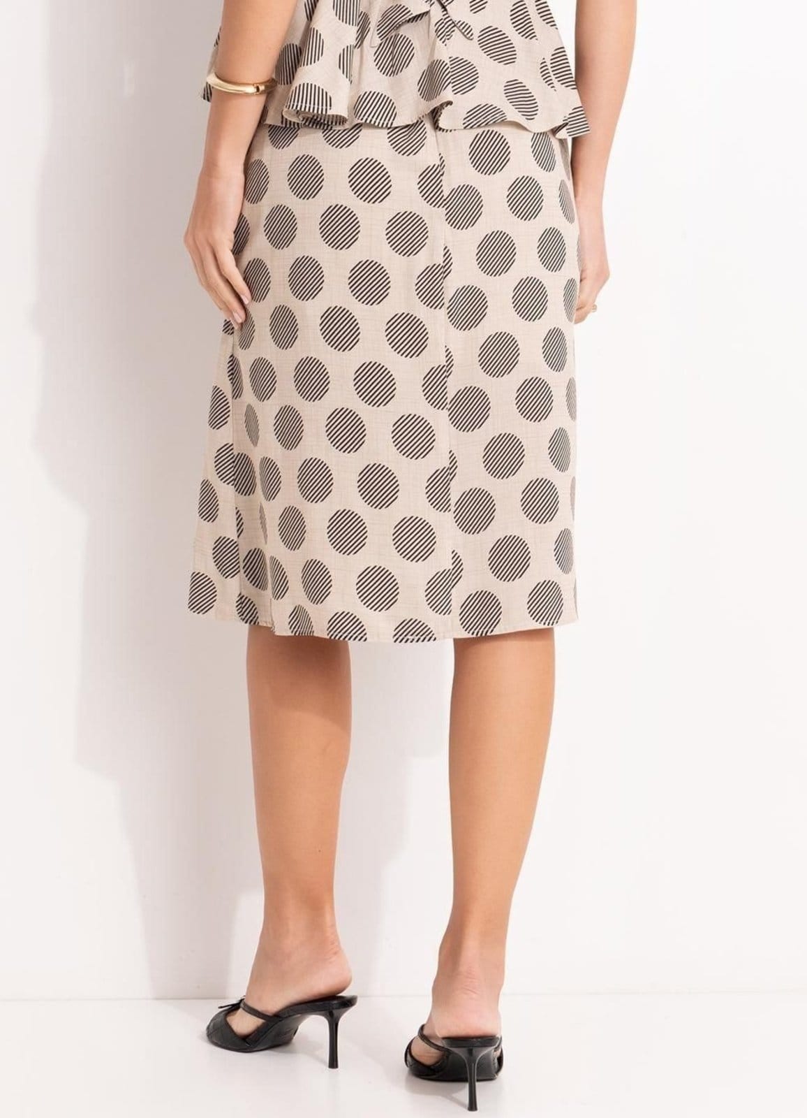 Vista 2 Saia Em Viscose Plana Poá Preto Quintess bege