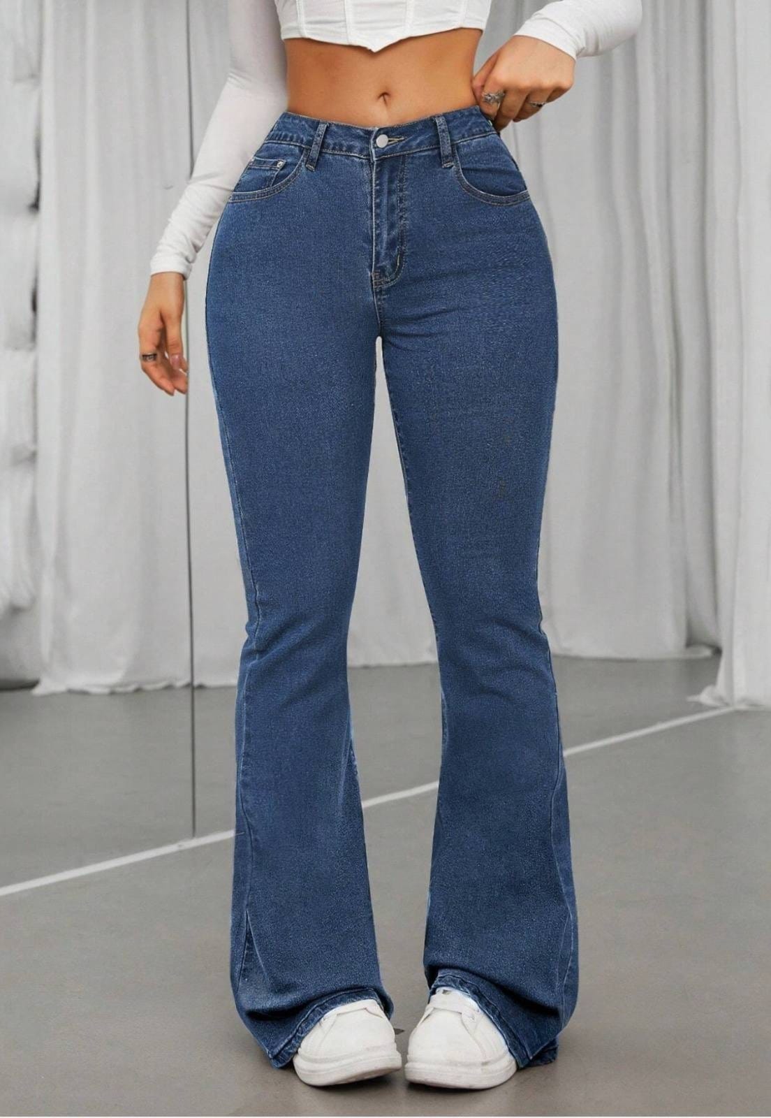 Vista 2 Kit 2 Calças Jeans Flare Feminina Lavagem Escura e Lavagem Clara Cintura Alta e Modelagem Perfeita TEX JEANS azul