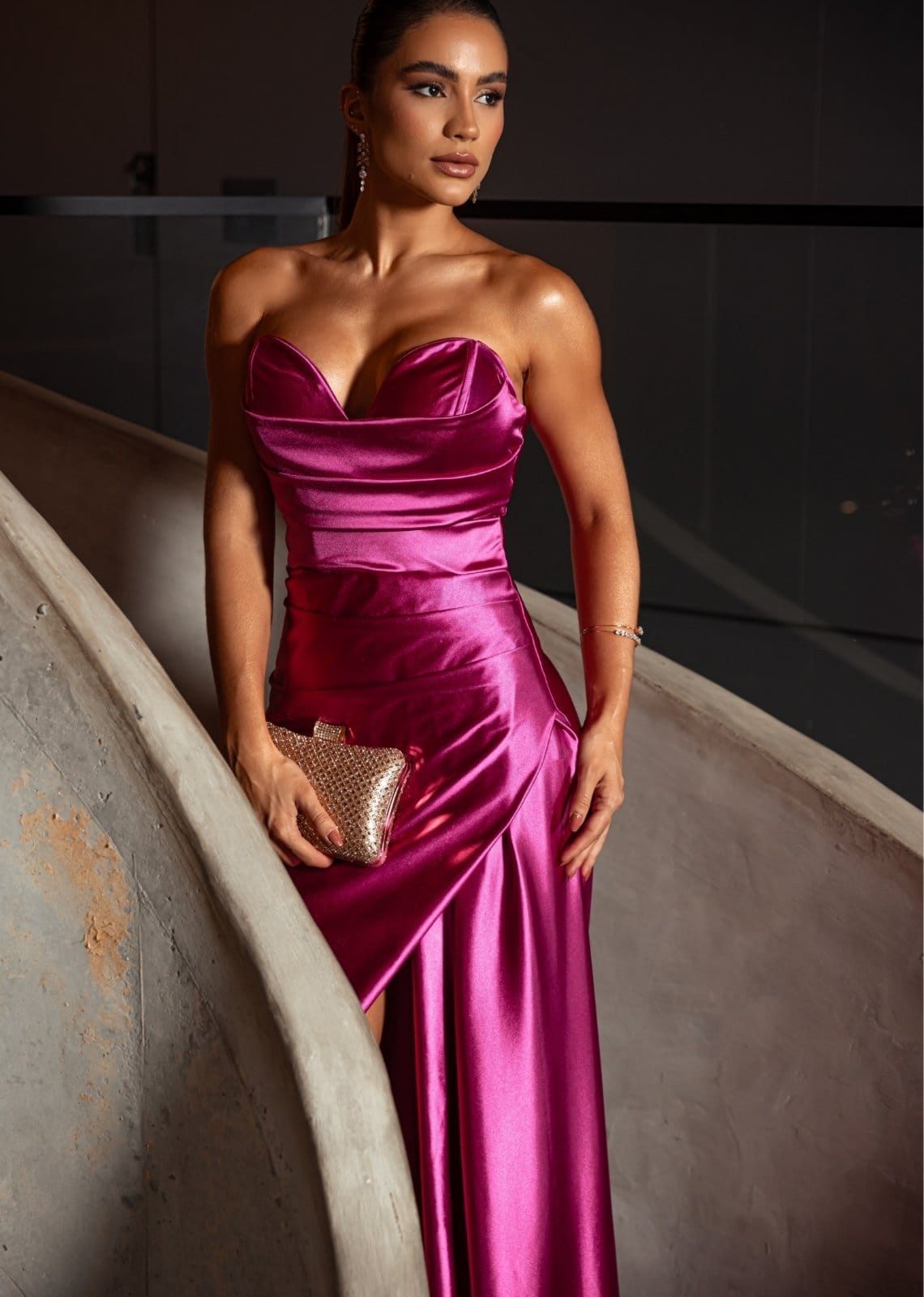 Vista 2 Vestido Longo de Festa Madrinhas Tomara que Caia Corselete com Fenda Arlye Rosa Pink Cia do Vestido pink rosa