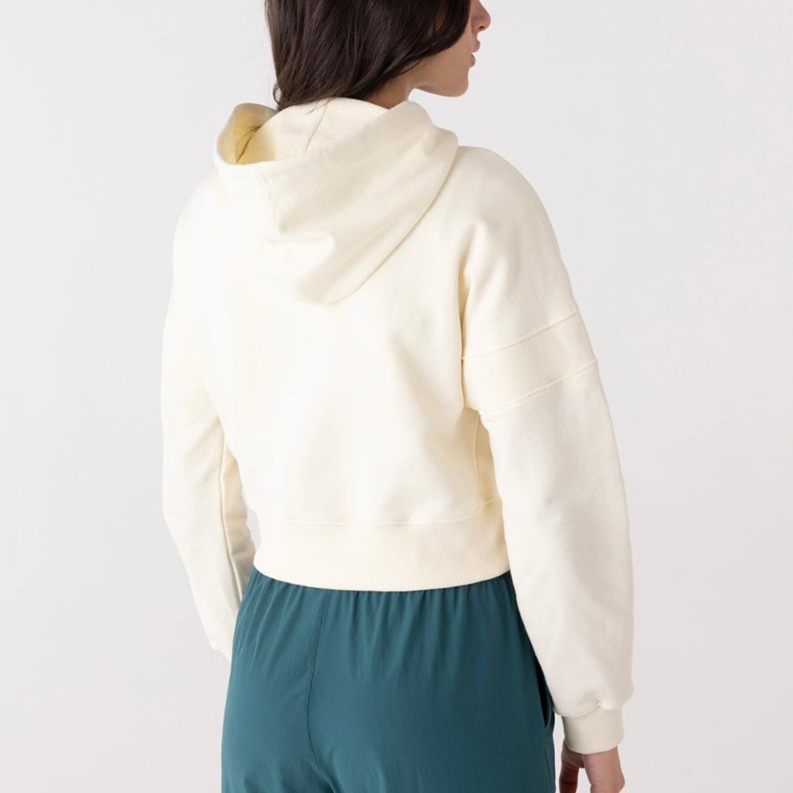 Vista 2 Jaqueta Athletics Small Logo Feminina New Balance incolor