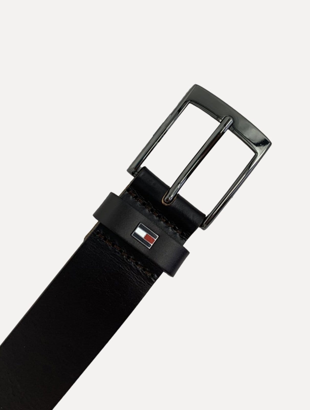 Vista 2 Cinto Tommy Hilfiger Masculino C0uro Adan Le4ther Preto Tommy Hilfiger cáqui