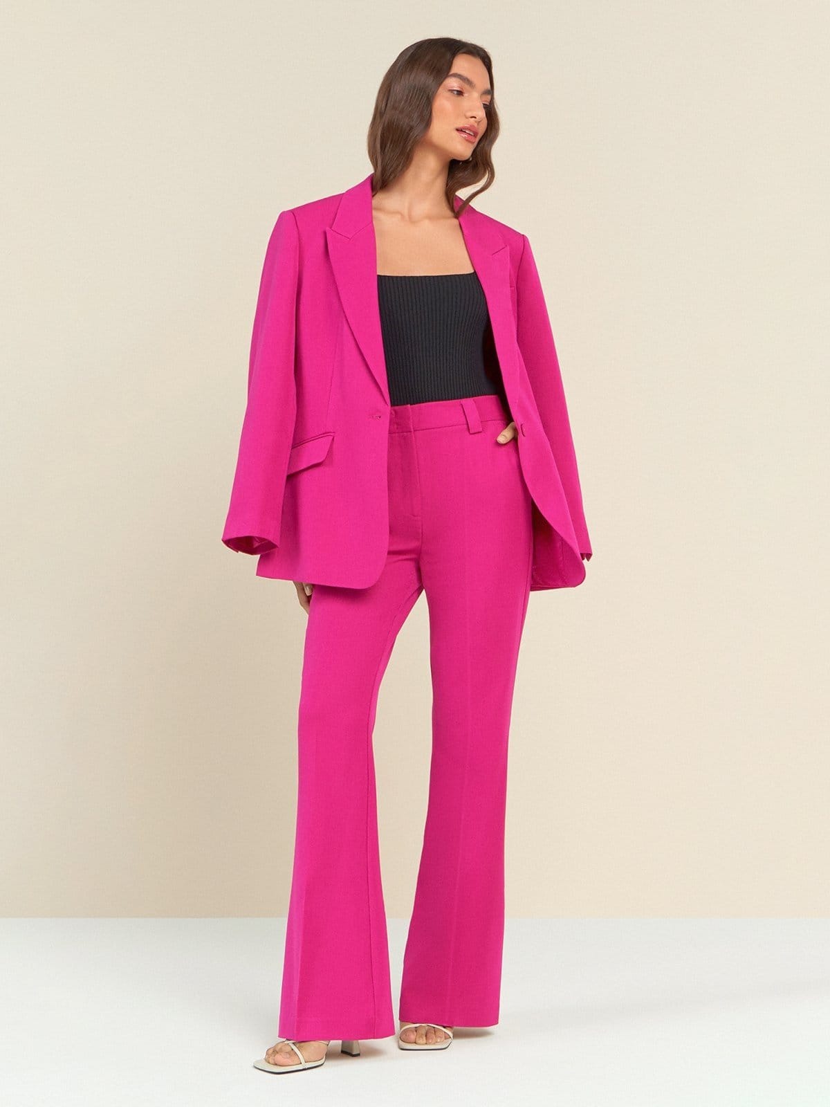 Vista 2 Calça Maria Valentina Boot Cut Cós Alto Bolso-Faca Maria Valentina rosa