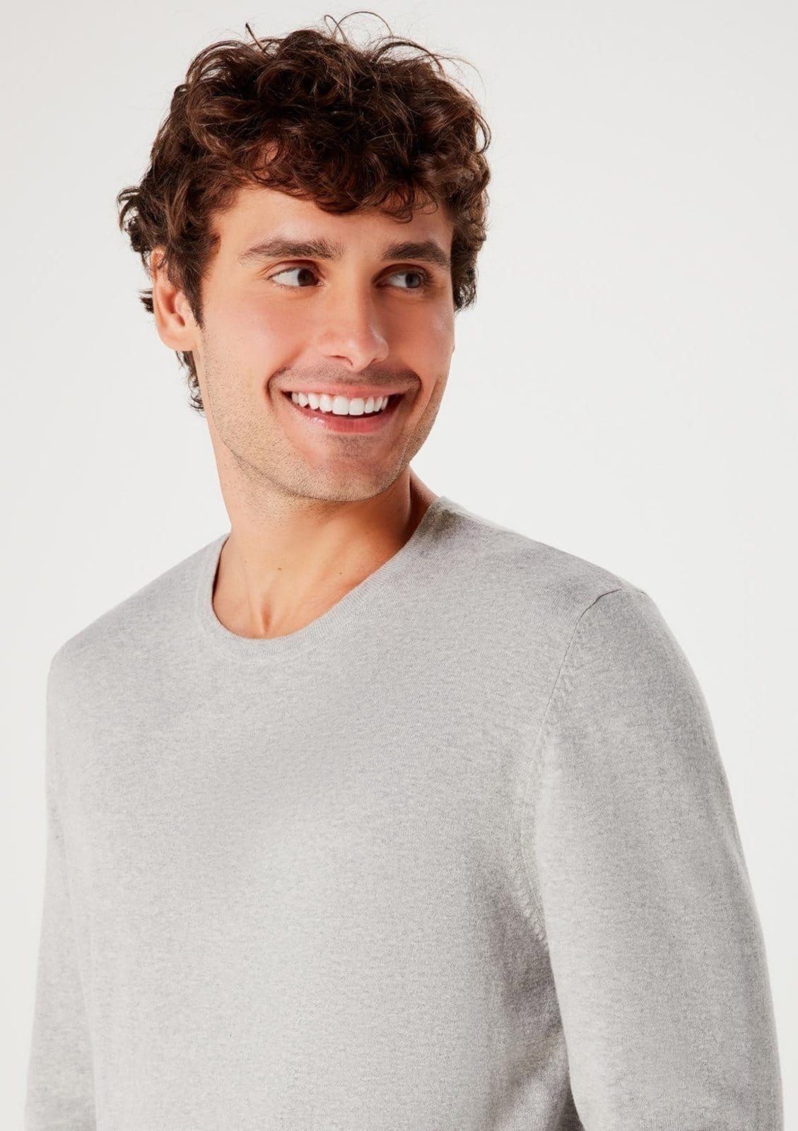 Vista 2 Blusão Básico Masculino Regular Em Tricô Hering cinza