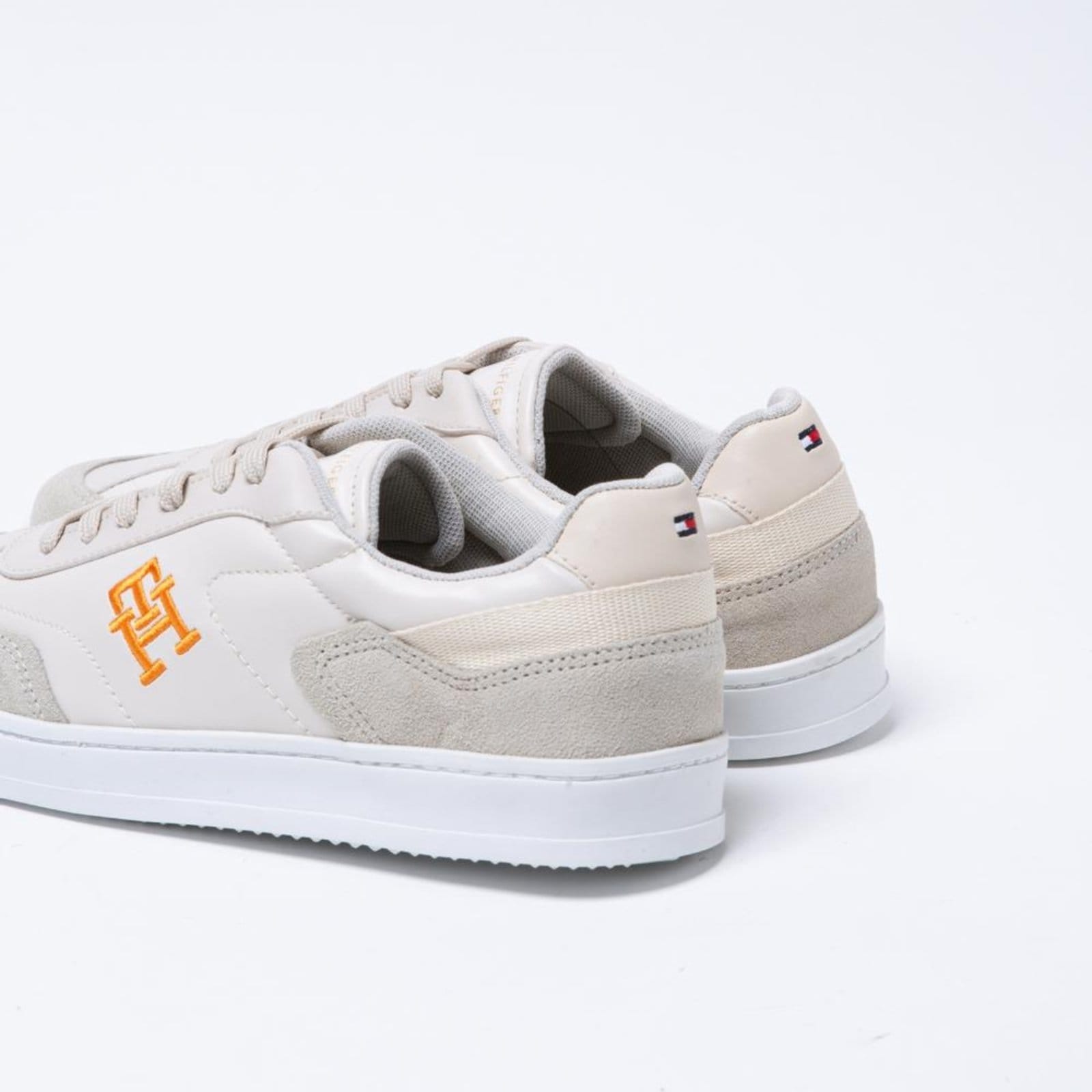 Vista 2 Tênis Camurça Monograma Th Tommy Hilfiger off-white