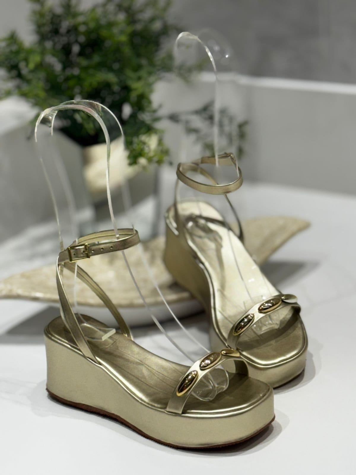 Vista 2 Sandália 6 p Ref 2151 Rofely Ouro Rofely dourado