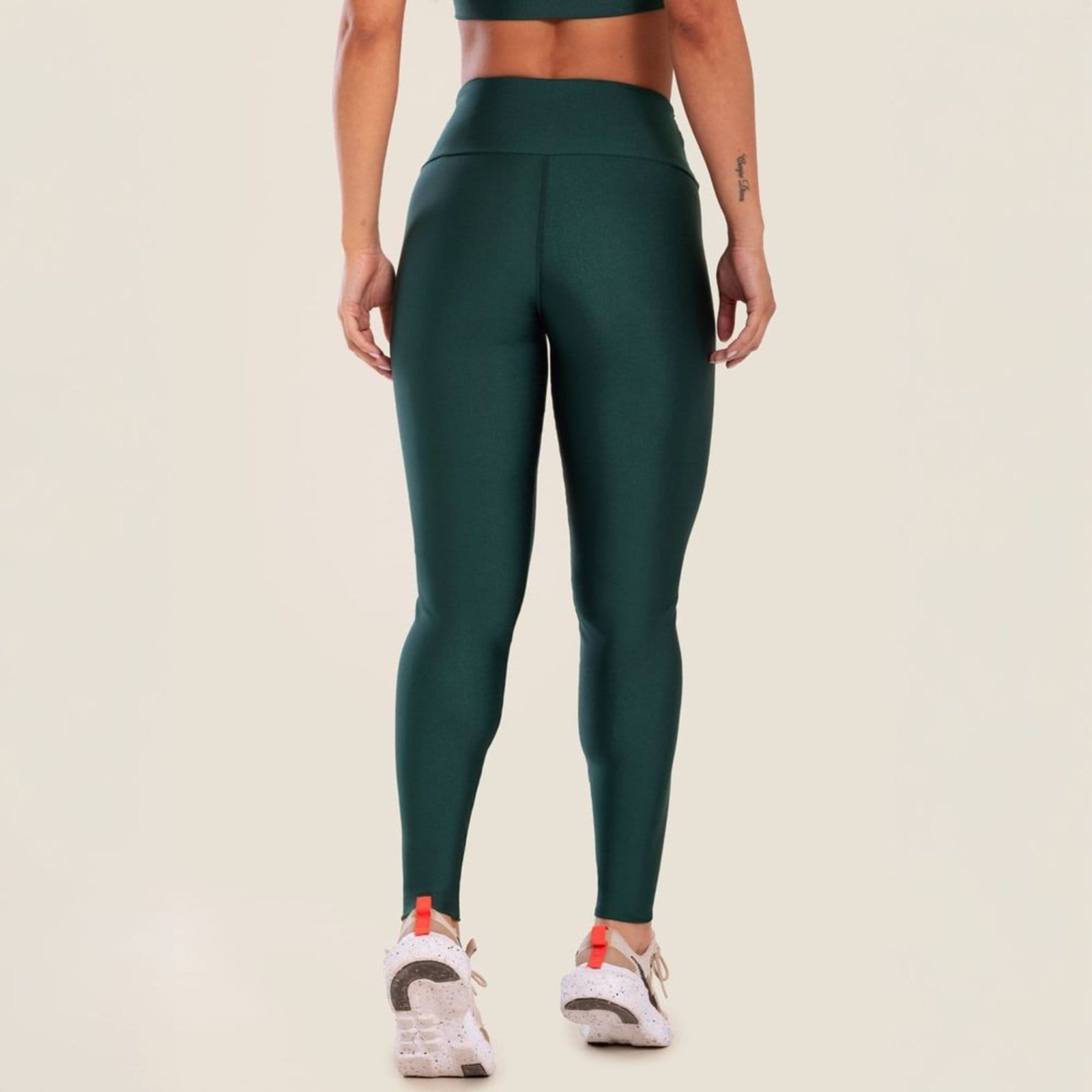 Vista 2 Legging Básica Platinada Donna Carioca verde