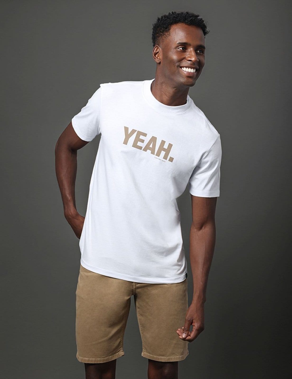 Bermuda Masculina Color Moletom Calvin Klein Jeans - Caqui Medio