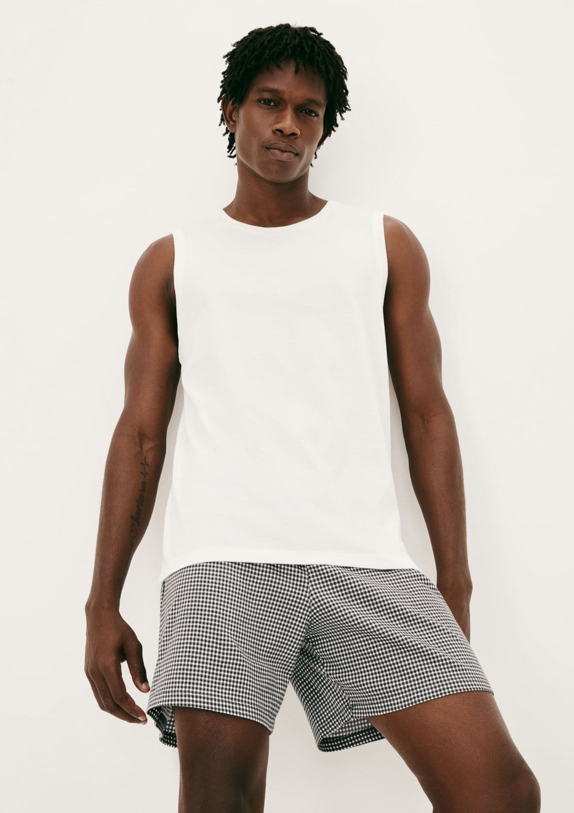 Vista 2 Pijama Curto Masculino Com Regata Hering branco