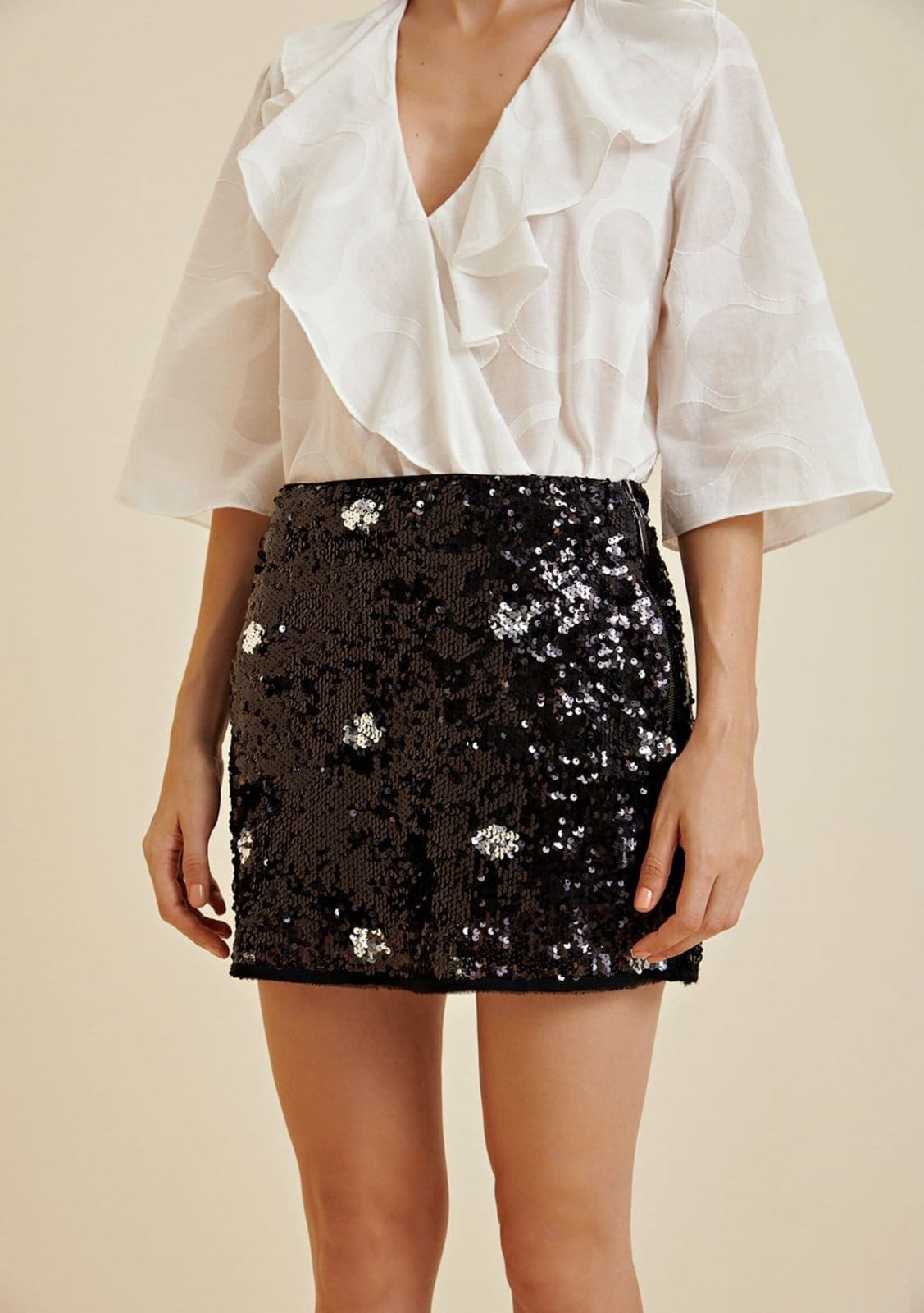 Vista 2 Saia Morena Rosa Mini Reta Paetê Preto Morena Rosa preto rosa