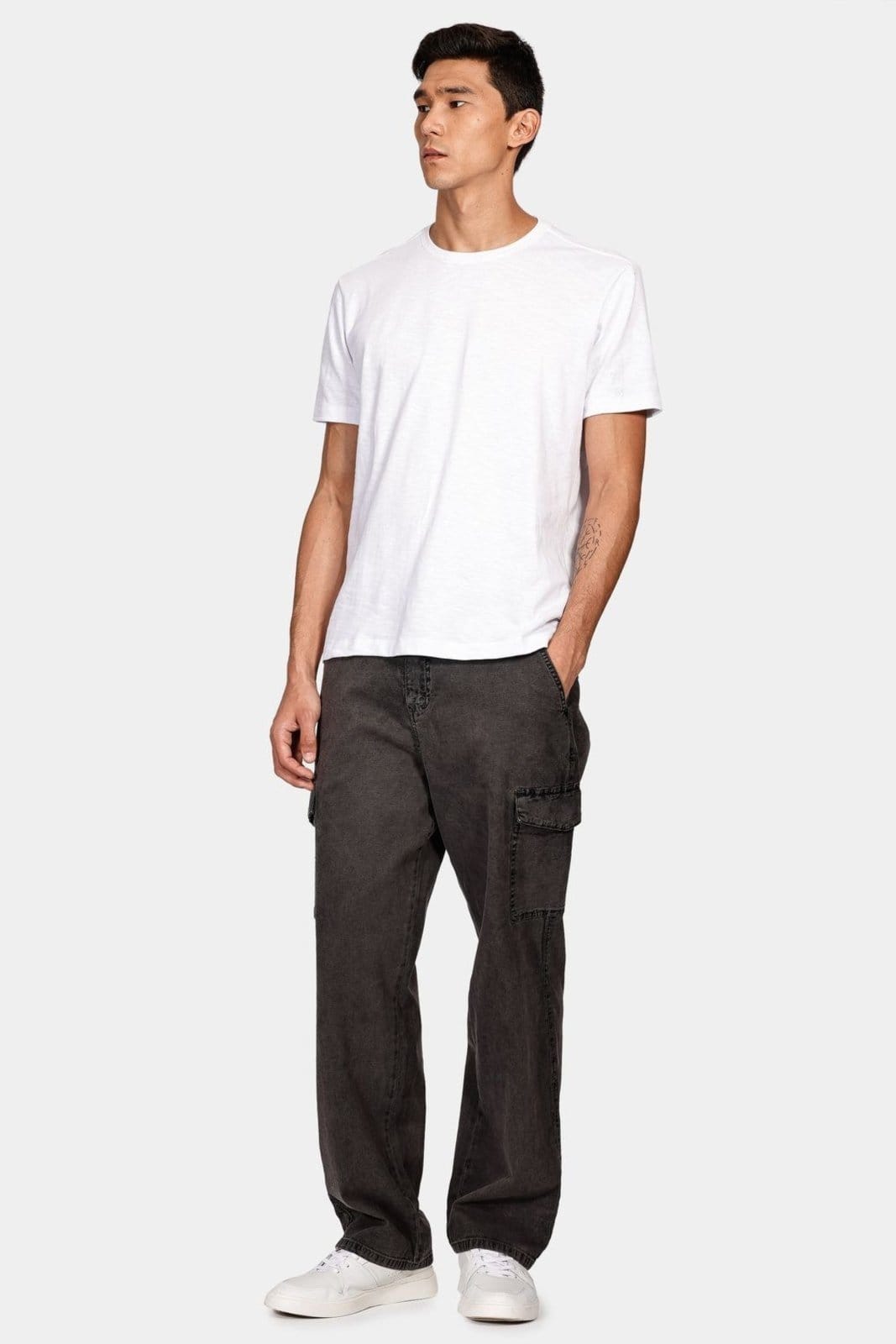 Vista 2 Calça Aramis Ampla Cargo Canvas Off Bl Aramis preto