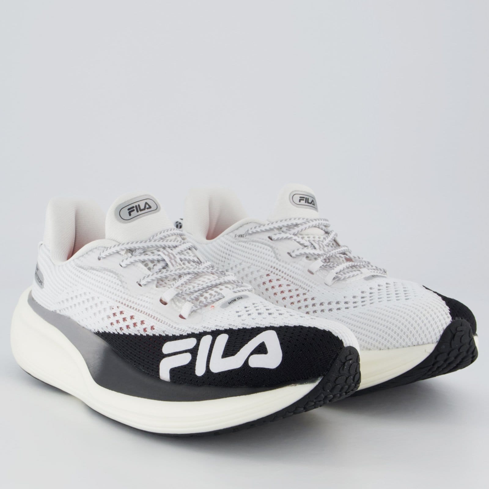 Vista 2 Tênis Fila Racer Speedzone Feminino e Preto Fila branco