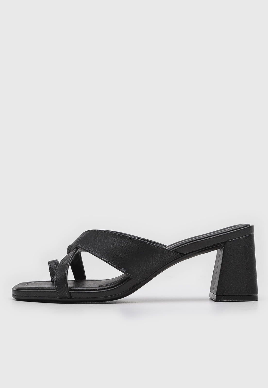 Sandália Feminina Vizzano Salto Bloco Tiras Cruzadas Preta