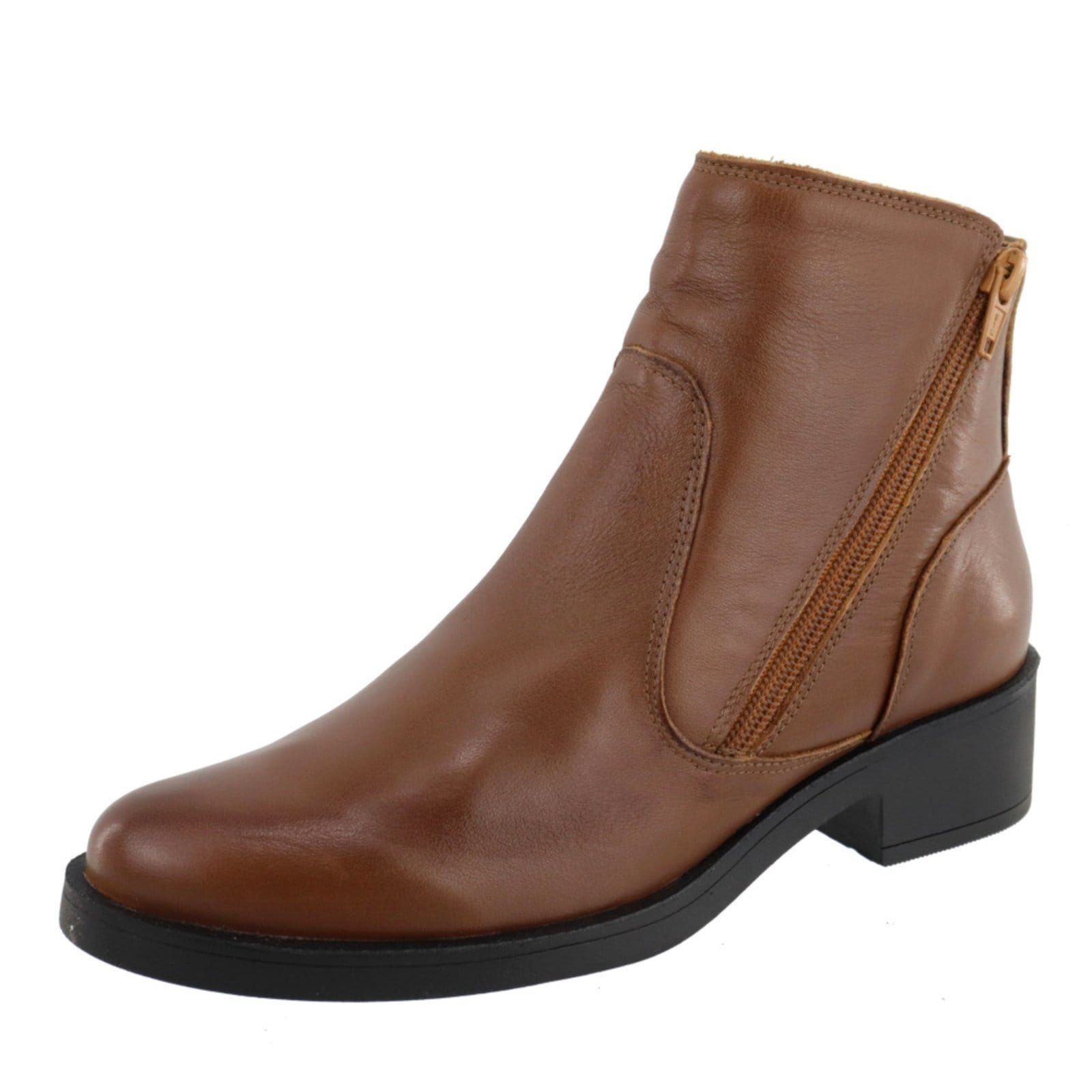 Bota Recortes Cano Curto Casual Feminina em Couro Maria Paula Camel