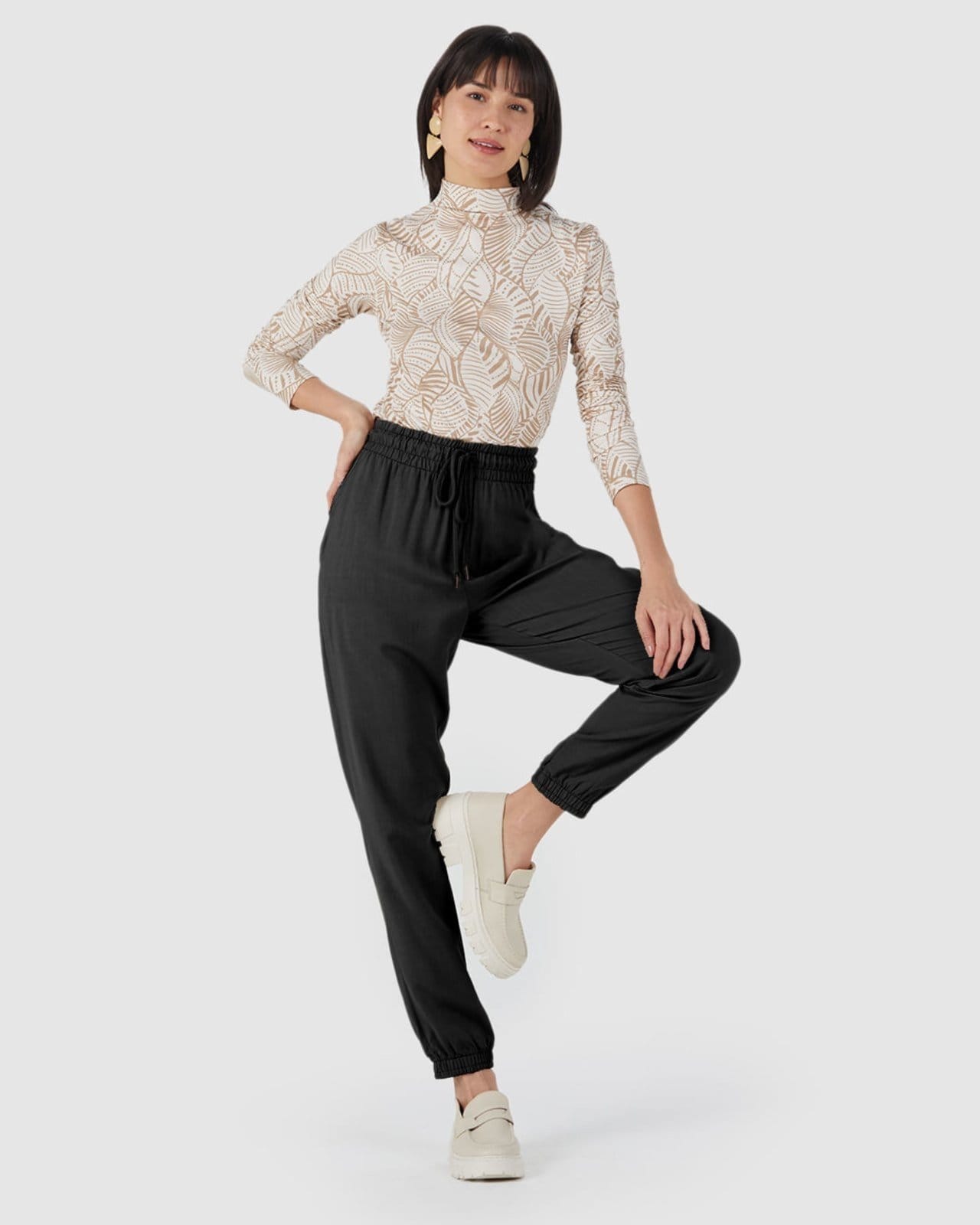 Calça Jogger Feminina Cintura Média Em Viscose