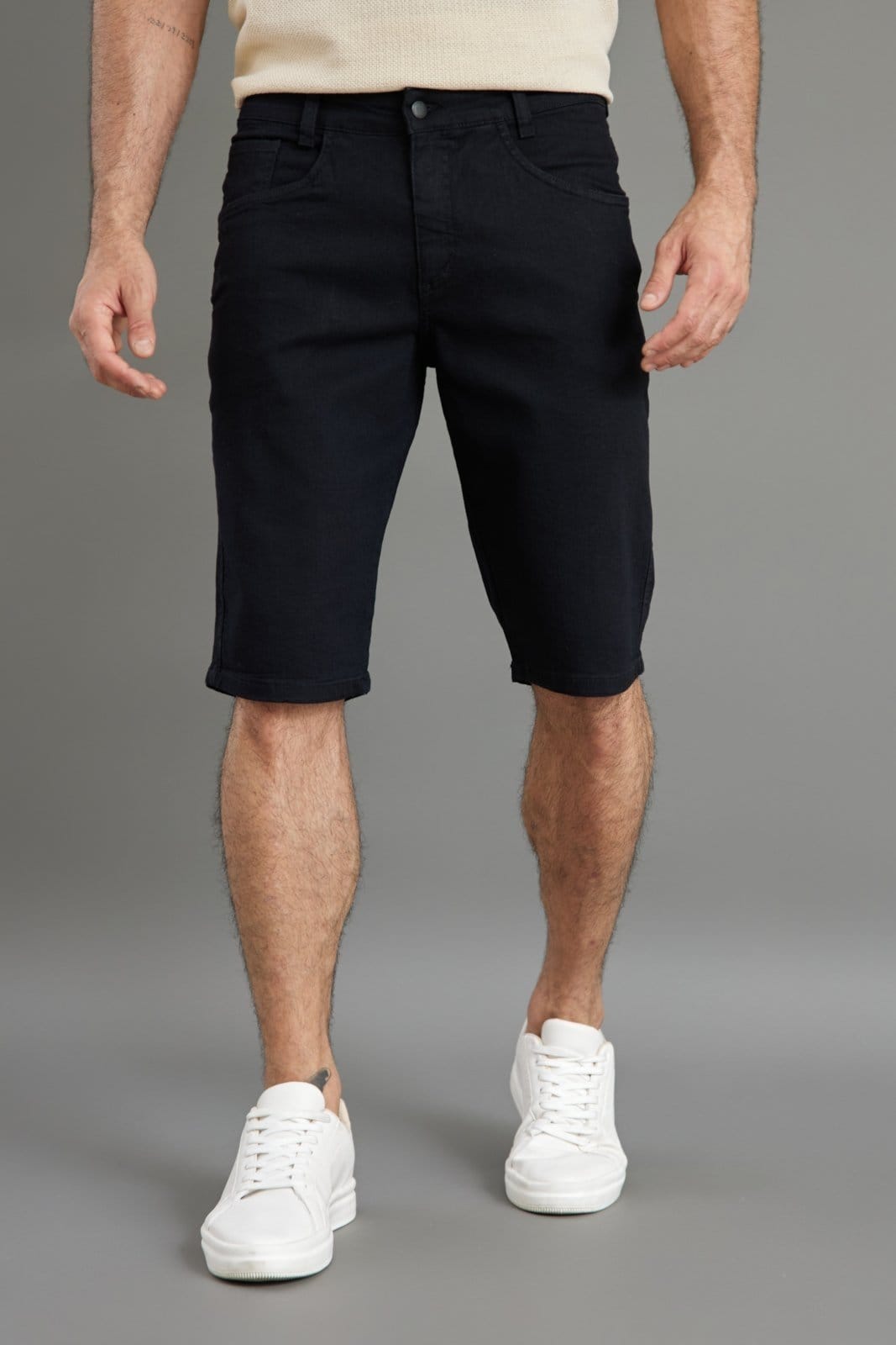 Bermuda Slim Fit Masculina em Sarja na Cor Lemier Collection