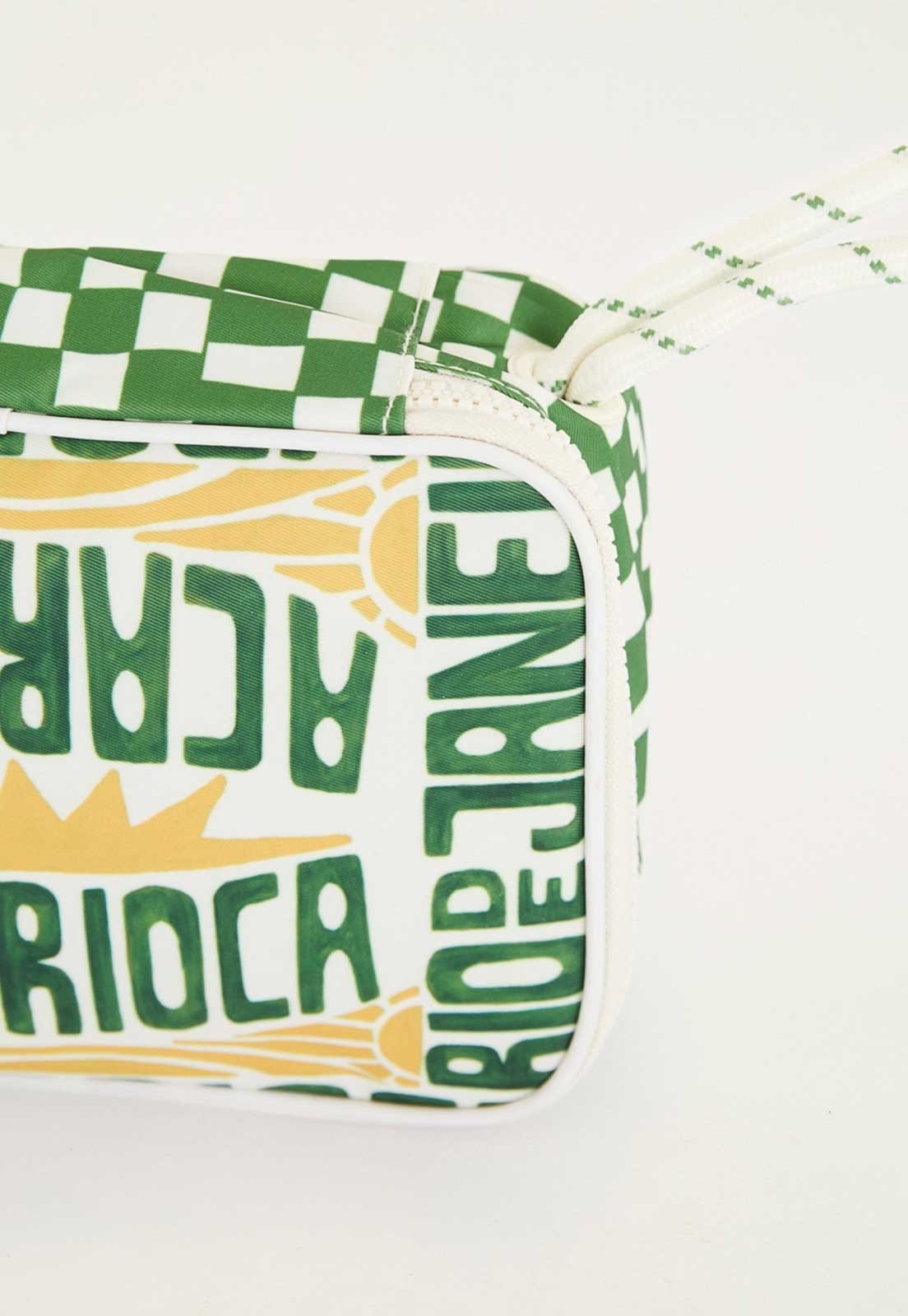 Vista 2 Necessaire FARM Xero a Carioca e Branca e Amarela FARM verde