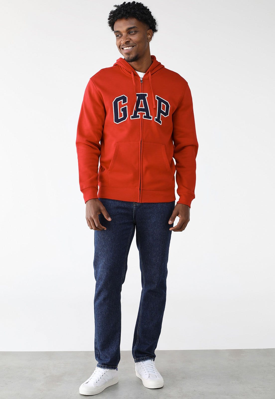 Vista 2 Blusa de Moletom Aberta GAP Reta Logo Estampado Com Capuz Vermelha GAP vermelho