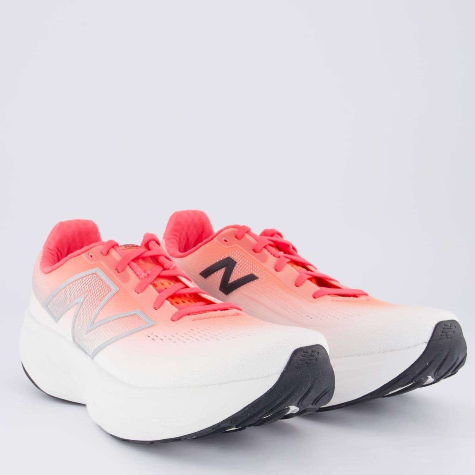 Vista 2 Tênis New Balance Fresh Foam X 1080 V14 Coral New Balance laranja coral