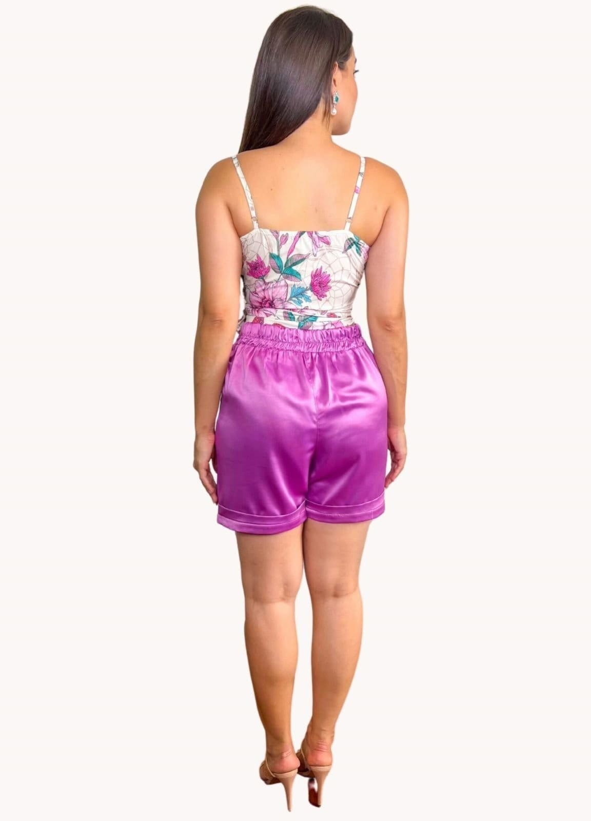 Vista 2 SHORT FEMININO COM BOLSO E BARRA ITALIANA Lavanda Art Livre lilás lavanda