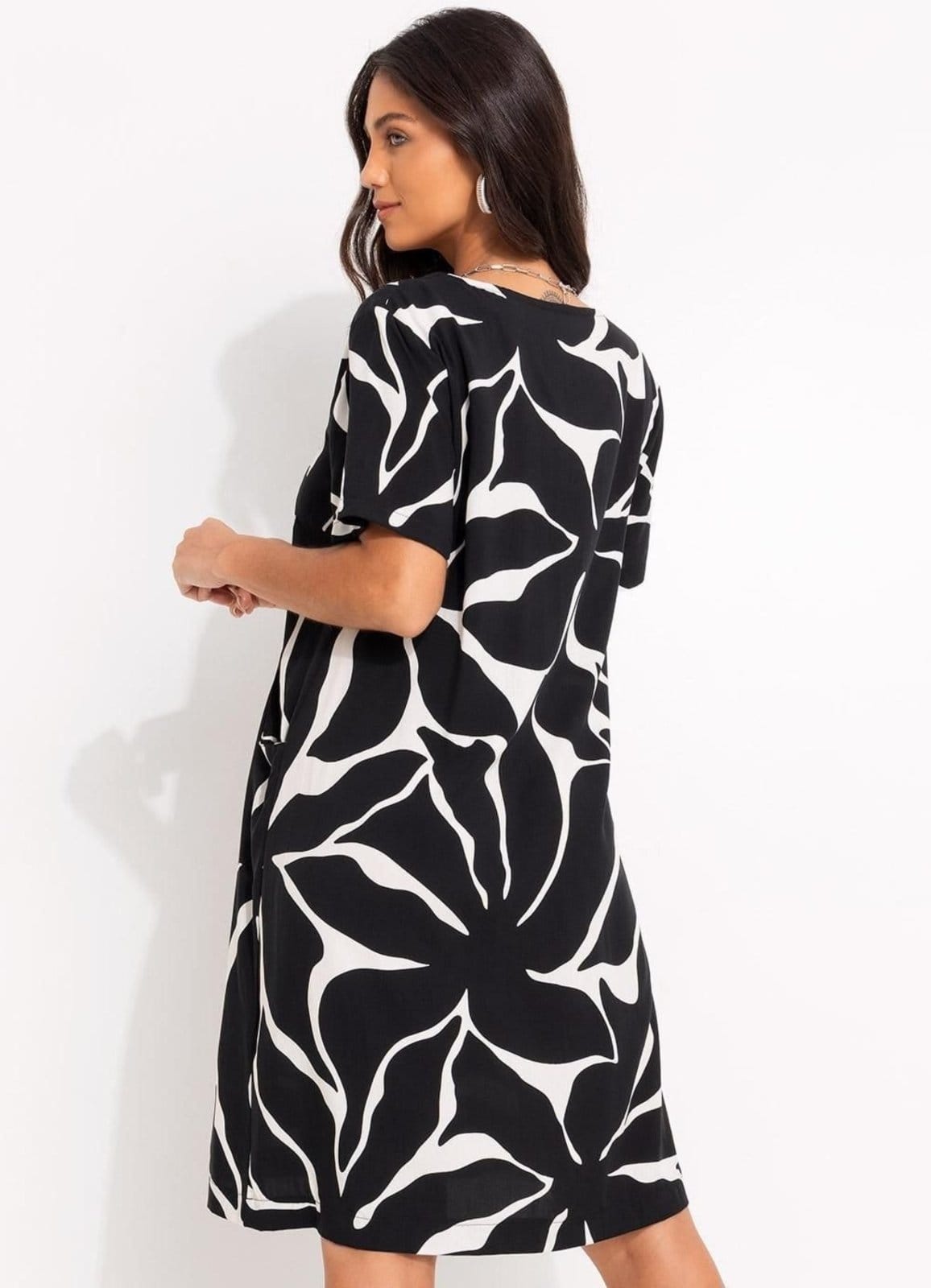 Vista 2 Vestido Viscose Plana Folhagem Orgânica Colorido Quintess preto