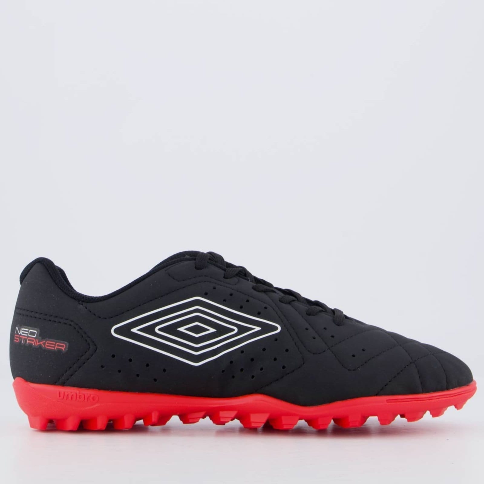 Chuteira Umbro Neo Striker Society I Preta e Vermelha