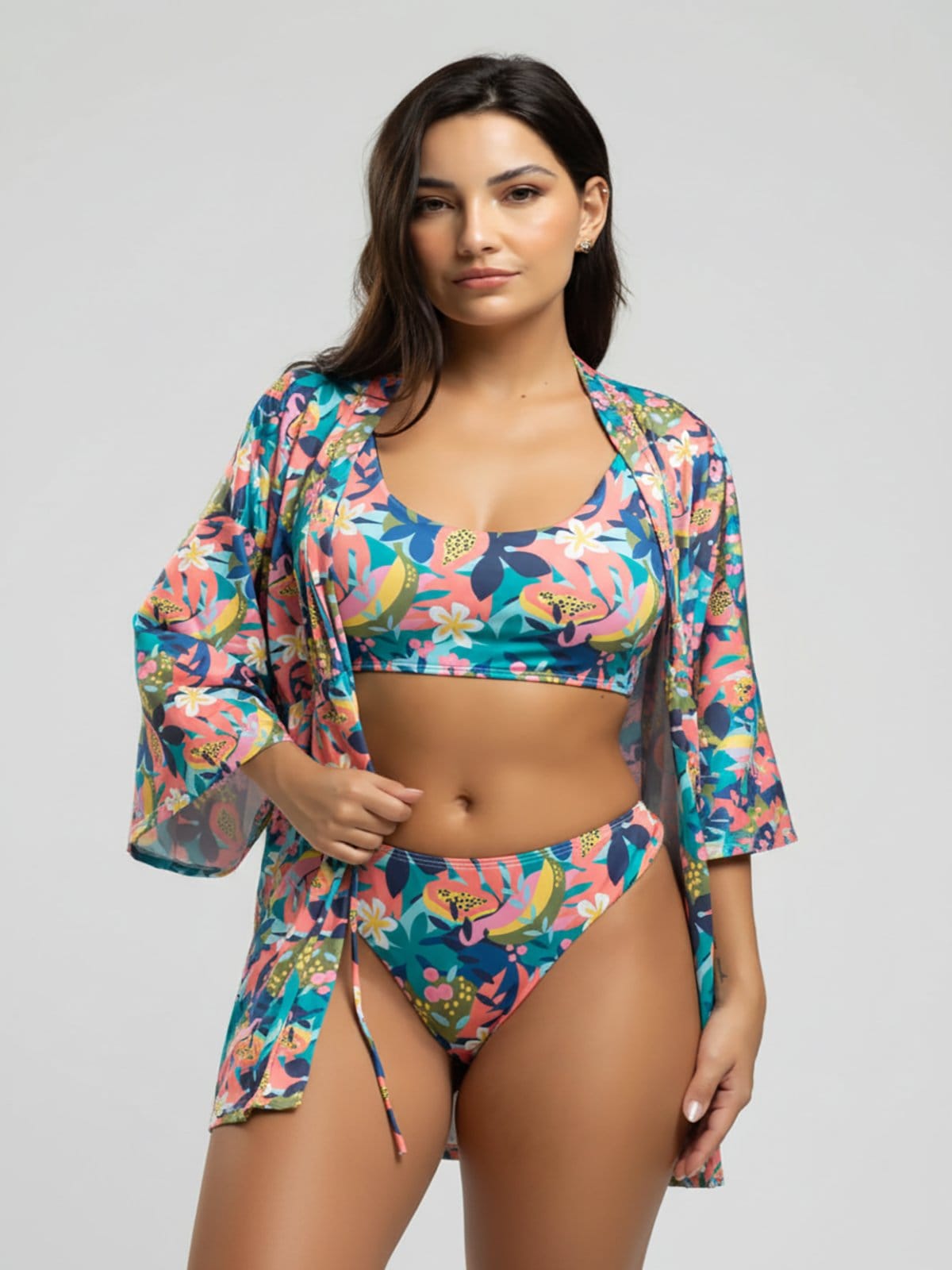 Conjunto Vicbela Biquíni Top Faixa Bojo Removível Fio Duplo Asa Delta + Saída de Praia Kimono Flor