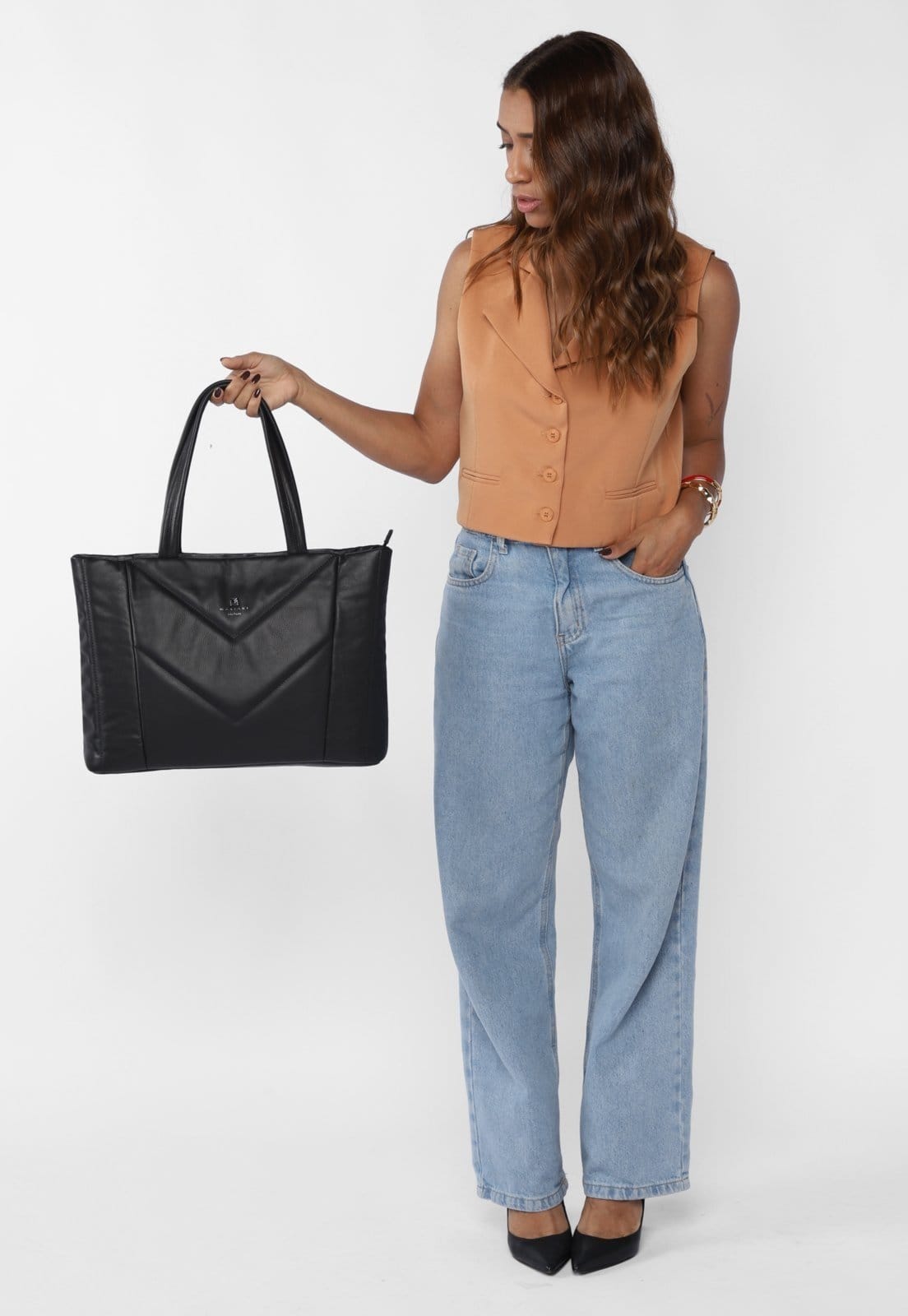 Vista 2 Bolsa Tote Couro Mariart Graviola Preta Mariart preto