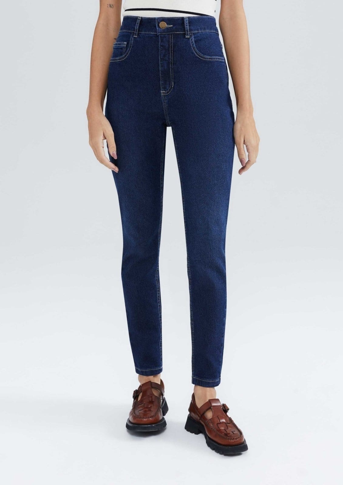 Vista 2 Calça Jeans Básica Feminina Cintura Média Skinny Hering azul