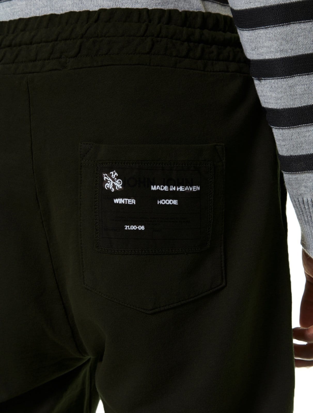 Vista 2 Calça John John Masculina Moletom Patch Escuro John John verde