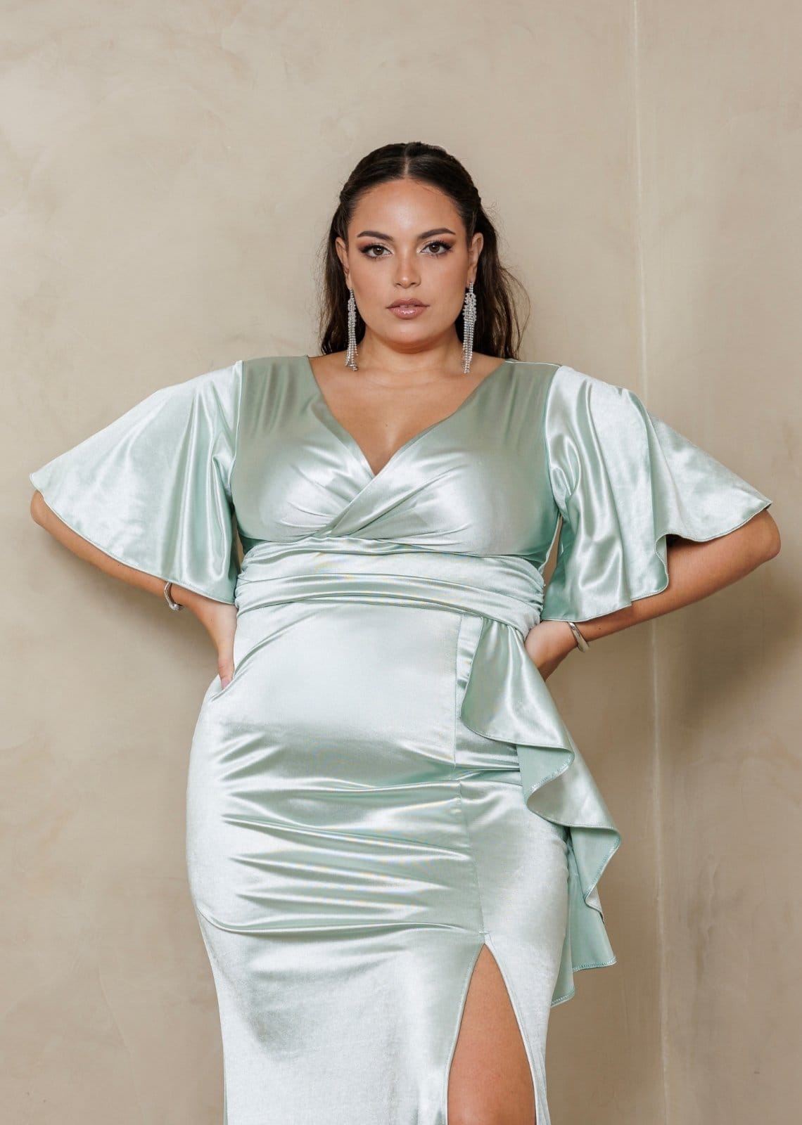 Vestido Longo de Festa Madrinhas Plus Size Decote em V Tubinho Antonys Verde Menta - 2