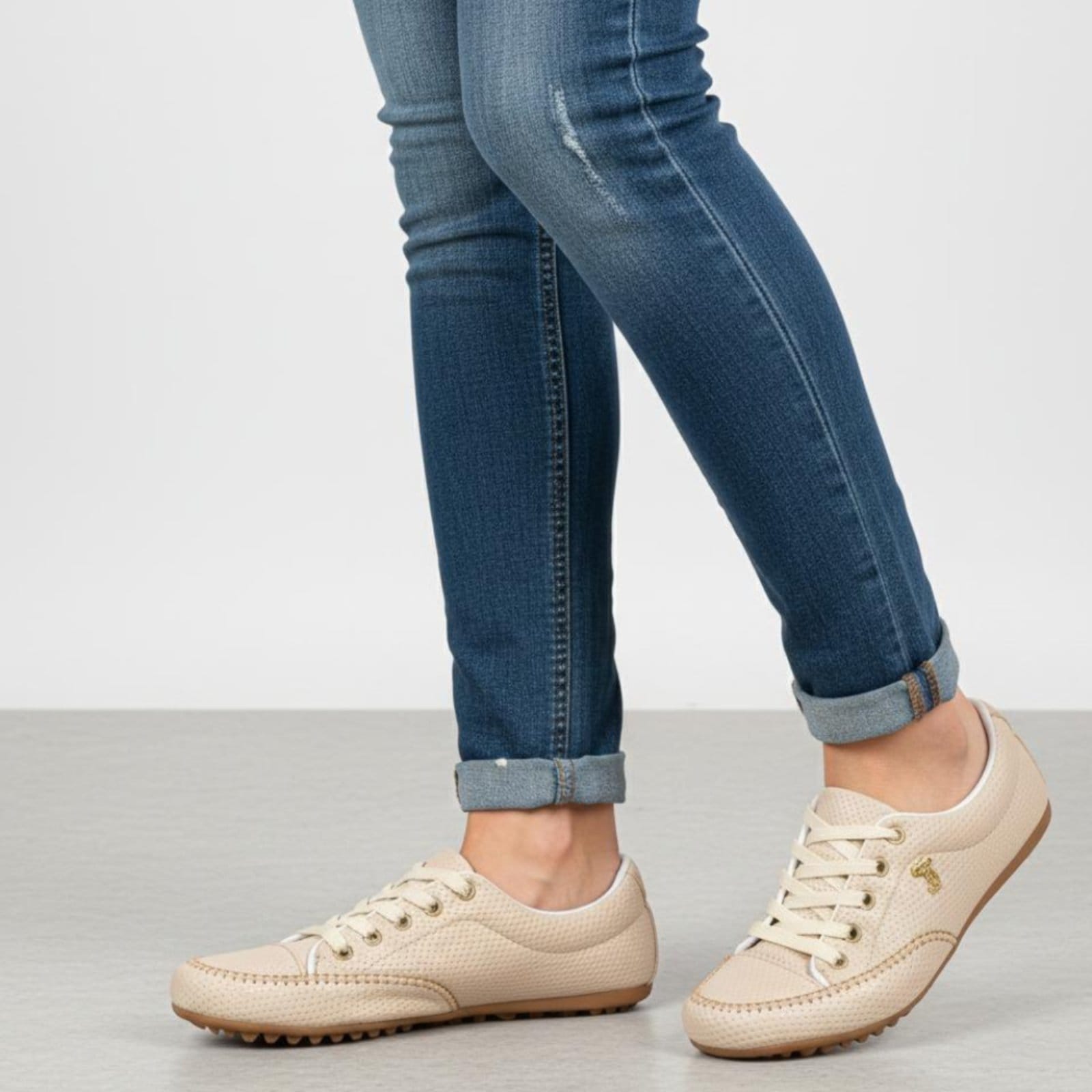 Vista 2 Tênis Feminino Bege Off White Gatinho ROMEU E JULIETA SHOES bege white