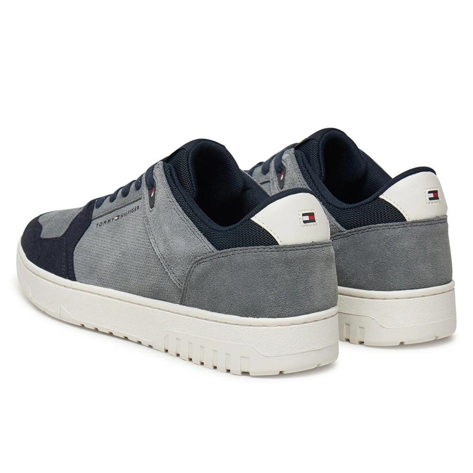 Vista 2 Tênis Tommy Hilfiger TH Basket Core Lite Suede Overcast Grey Tommy Hilfiger cinza grey
