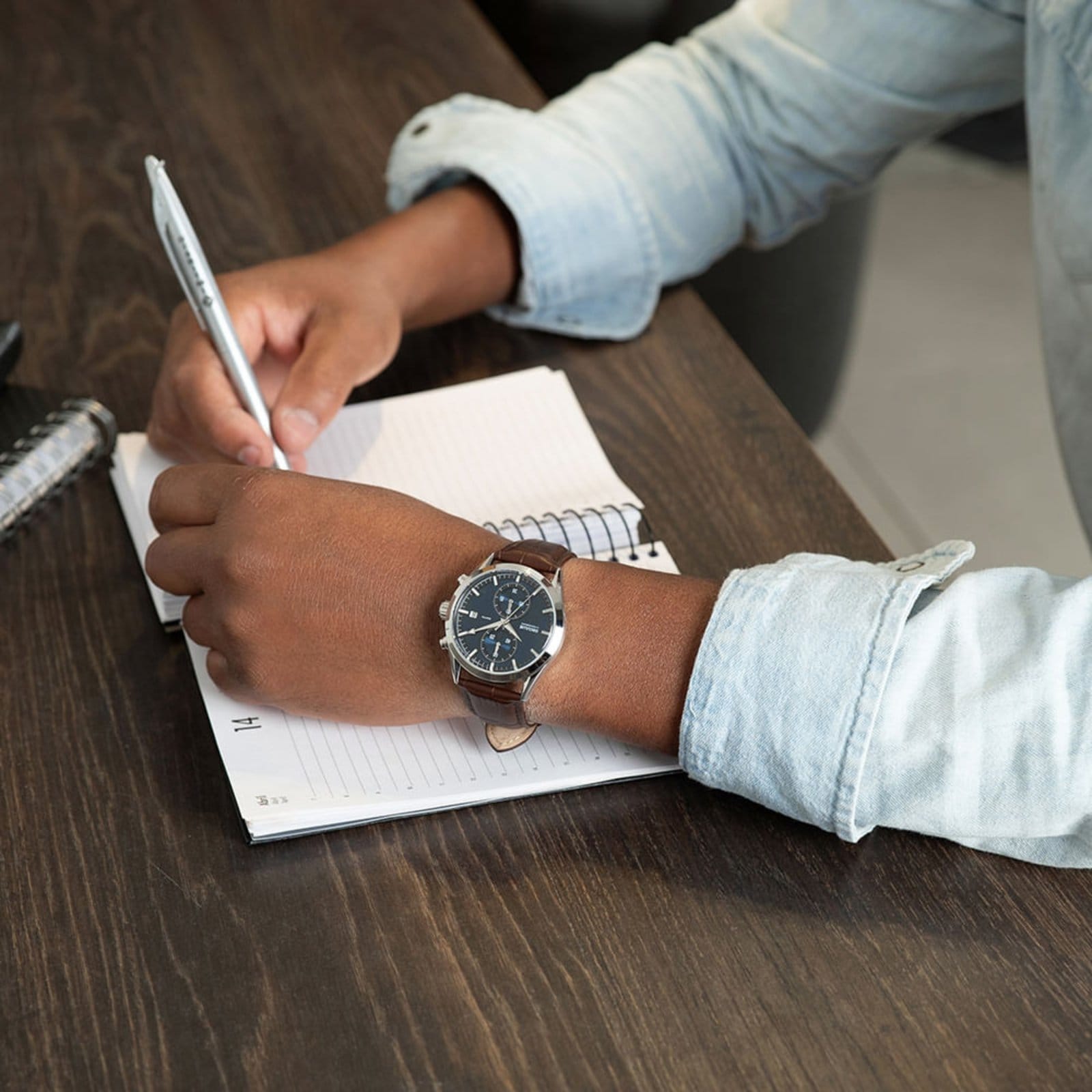 Vista 2 Relógio Masculino Cronógrafo Vidro Abaulado Couro Prata Seculus marrom