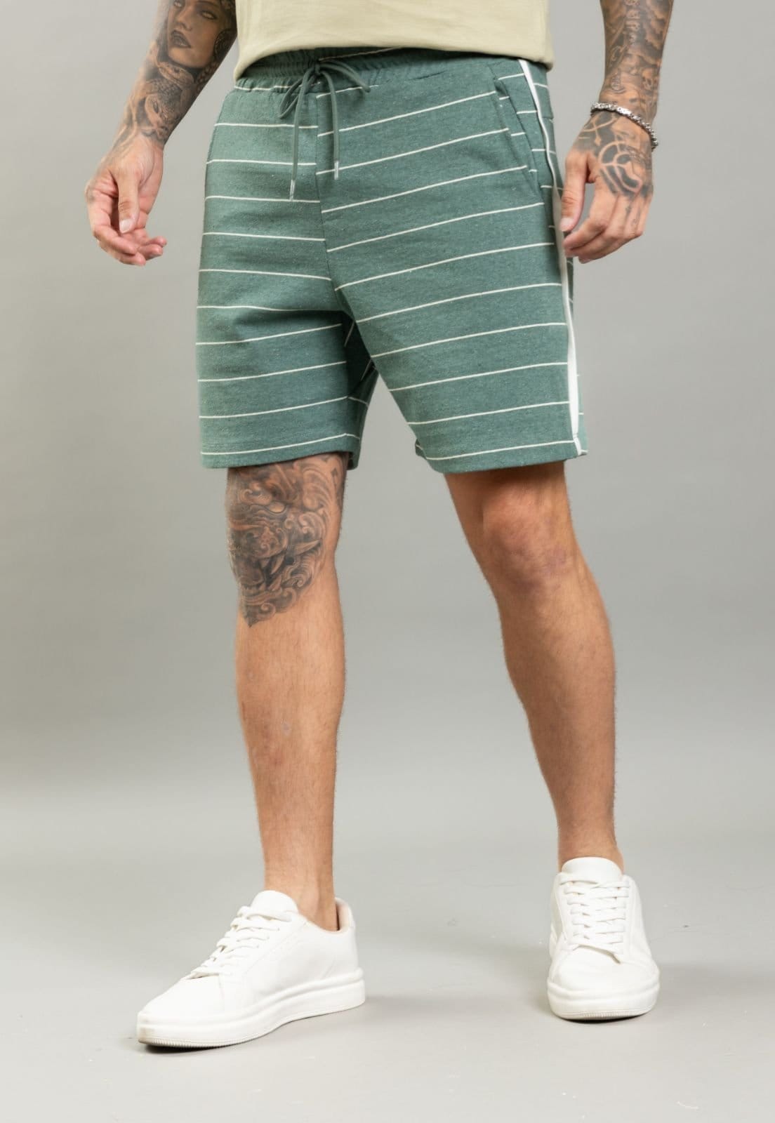 Bermuda Moletom Masculina Listrada com Cordão Dialogo