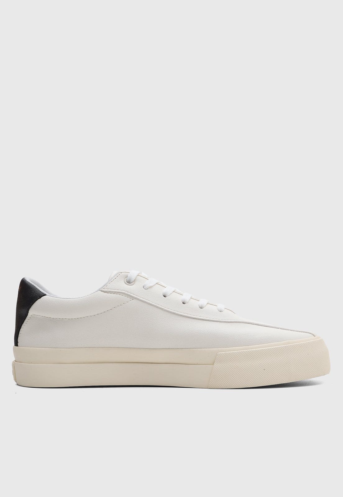 Vista 2 Tênis Masculino Colcci Detalhe Calcanhar Colcci branco