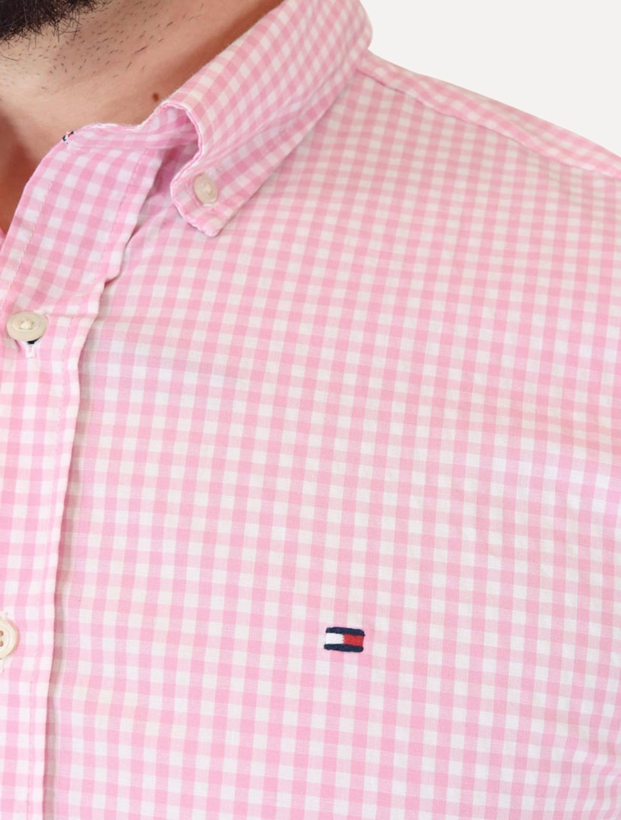 Vista 2 Camisa Tommy Hilfiger Masculina Manga Curta Xadrez Gingham Branca/Rosa Tommy Hilfiger xadrez rosa