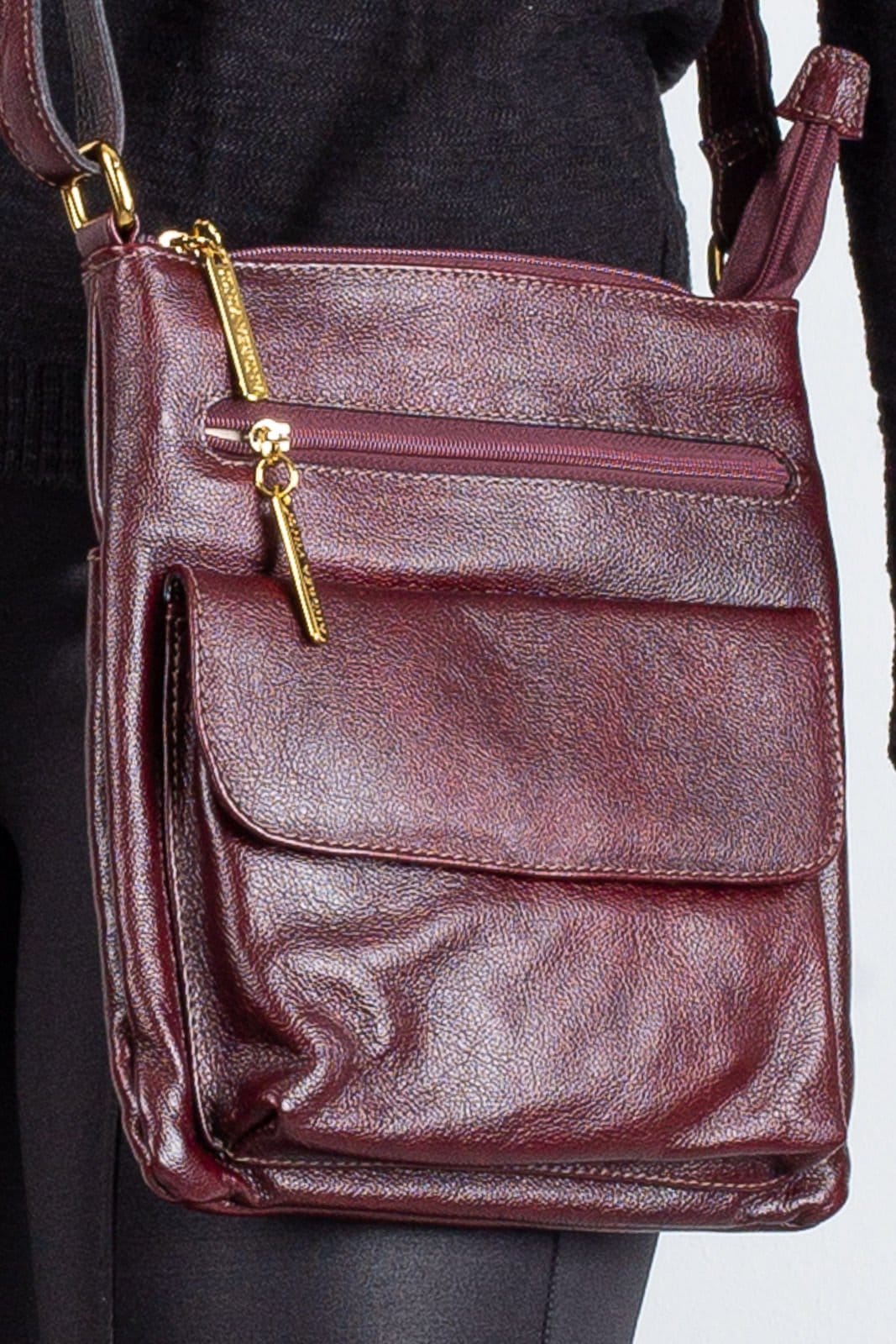 Vista 2 Bolsa Andrea Vinci pequena transversal de couro liso Alana - Marsala Andrea Vinci vermelho