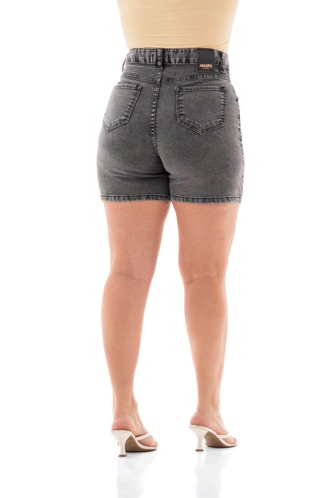 Vista 2 Bermuda Feminina Arauto Mom Comfy Black ARAUTO JEANS jeans/preto black