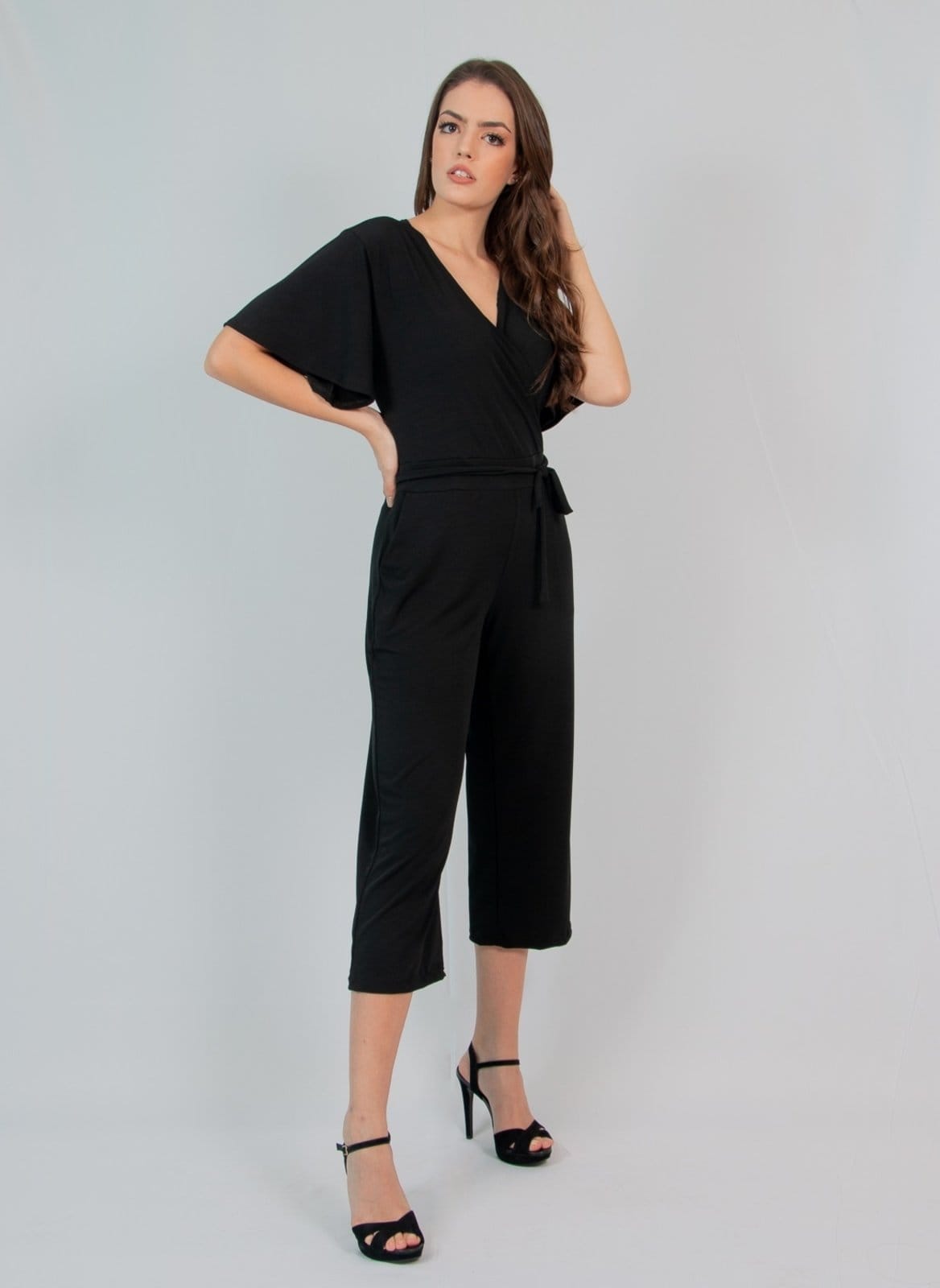 Macacão Pantacourt Maria Paes Decote Transpassado