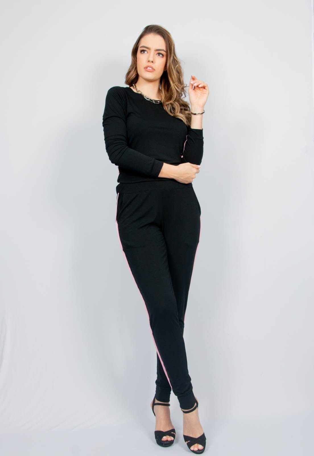 Conjunto Calça e Blusa Maria Paes Preto com viés Rosa
