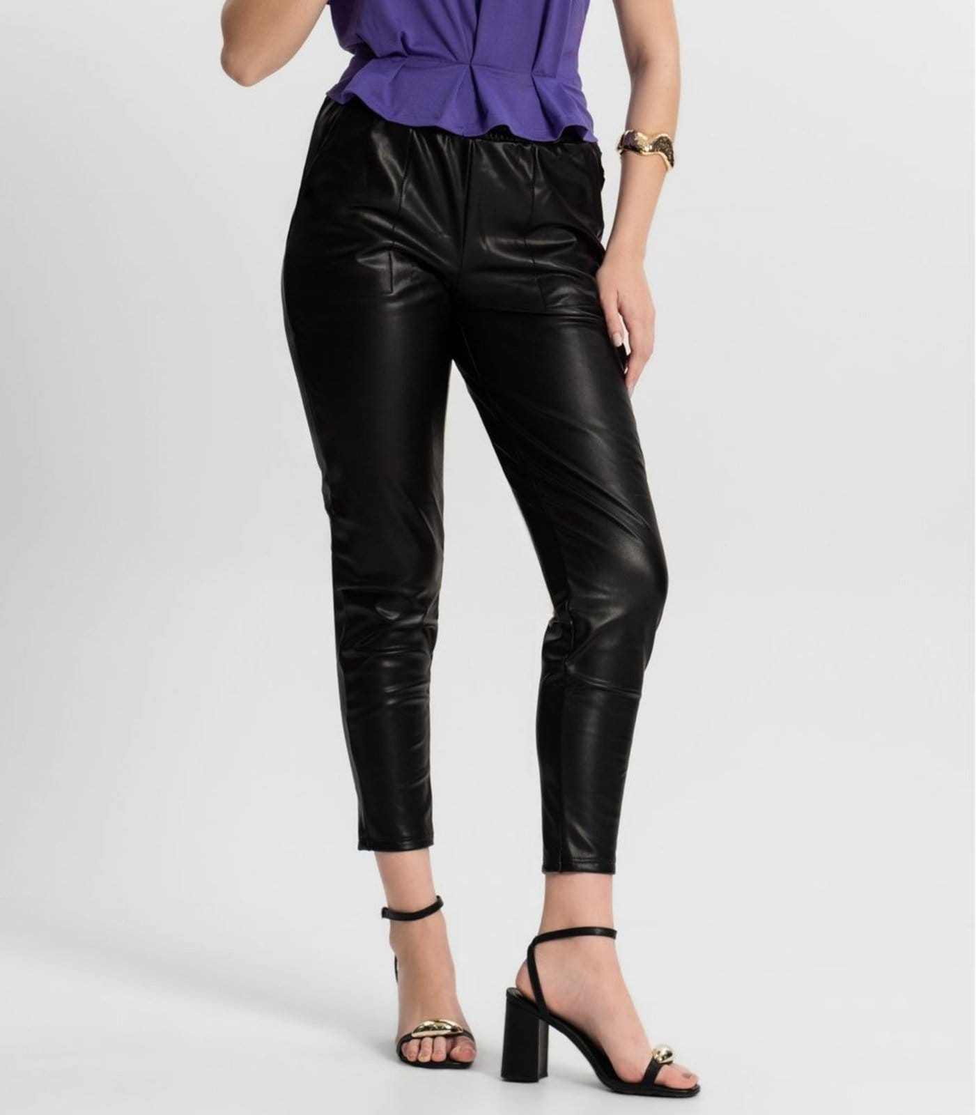 Vista 2 Calça Jogger Feminina Endless Endless preto