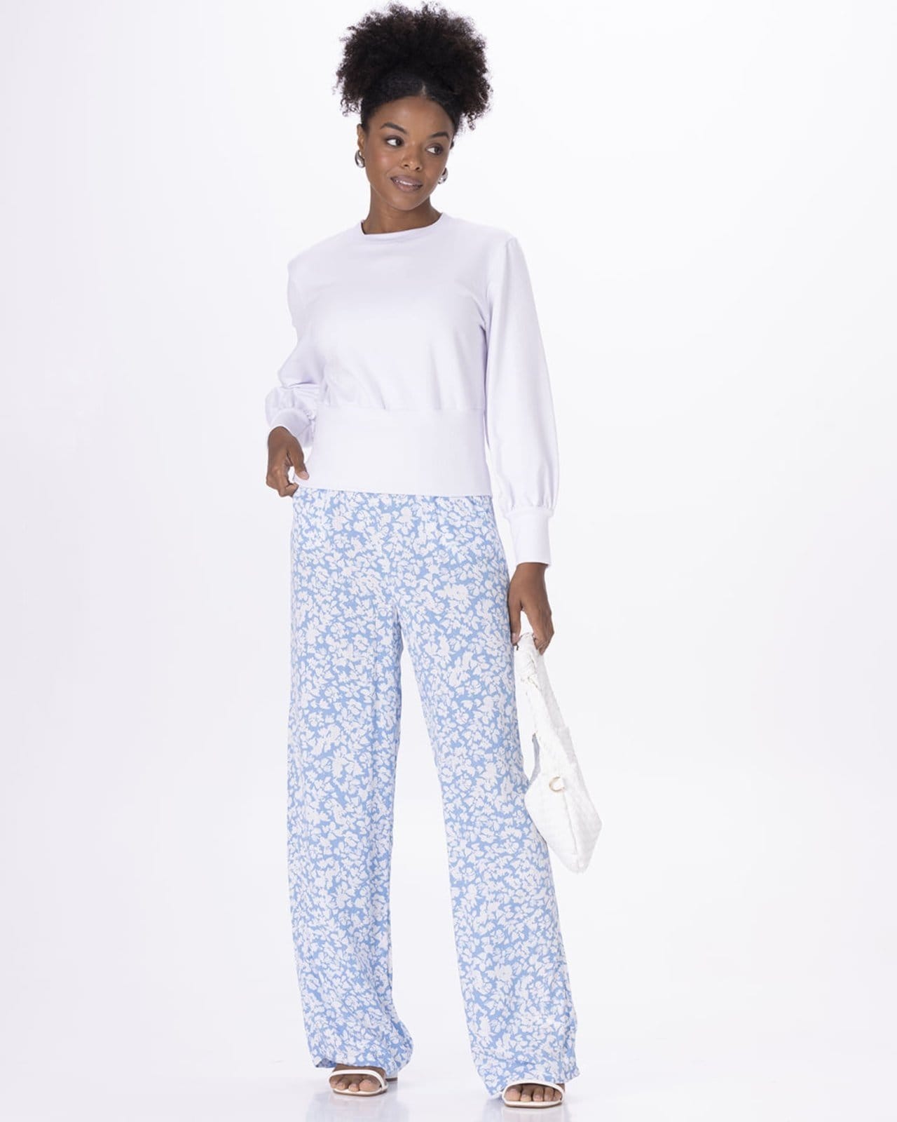 Vista 2 Calça Reta Feminina Floral Em Viscose Texturizada Malwee azul