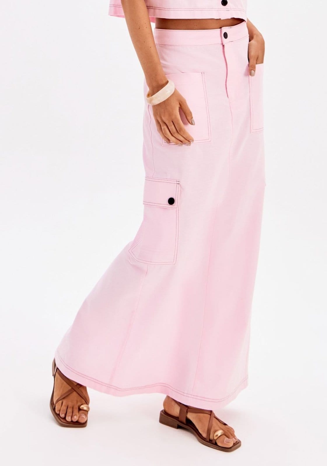 Vista 2 Saia Super Midi Utilitária Cintura Alta My Favorite Things rosa