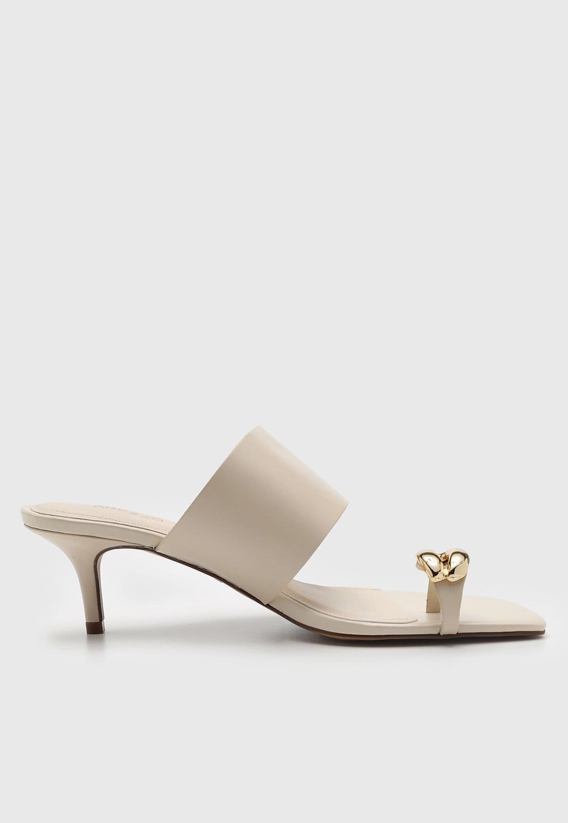 Vista 2 Tamanco Feminino Arezzo Detalhe Metálico Dourado Off White Arezzo off-white white