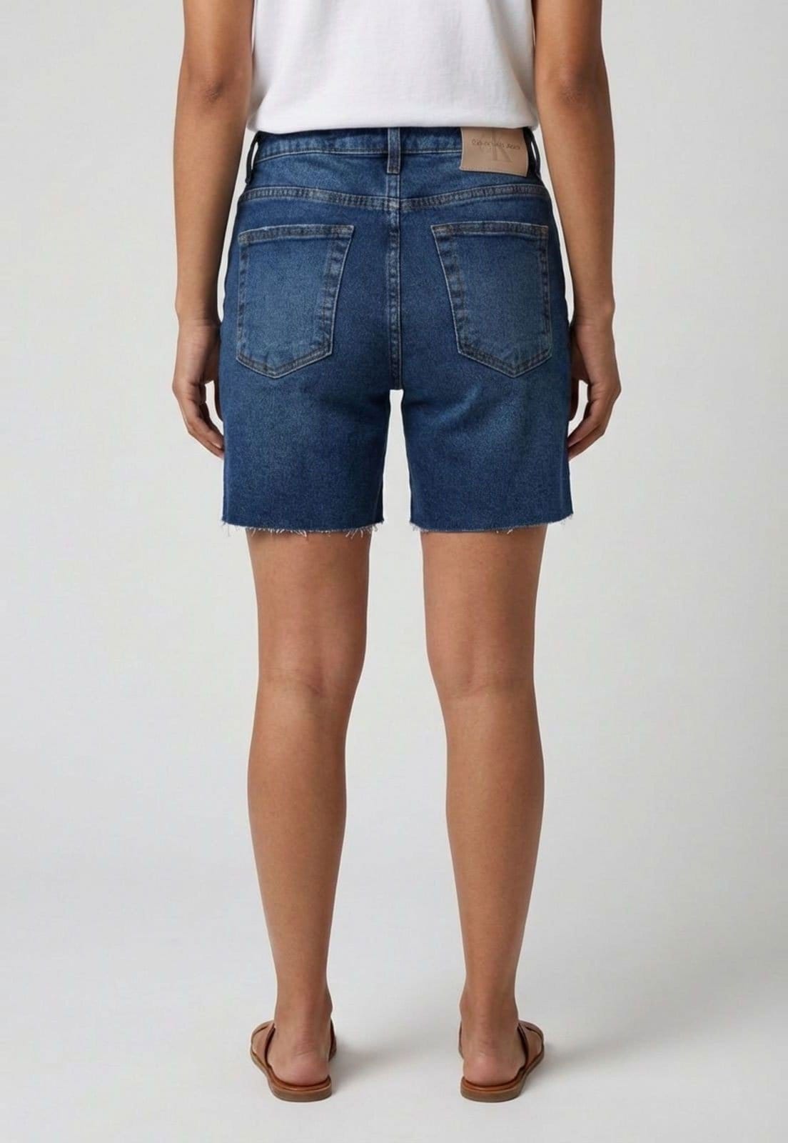 Vista 2 Bermuda Feminina Calvin Klein Jeans Barras a Fio Calvin Klein Jeans azul