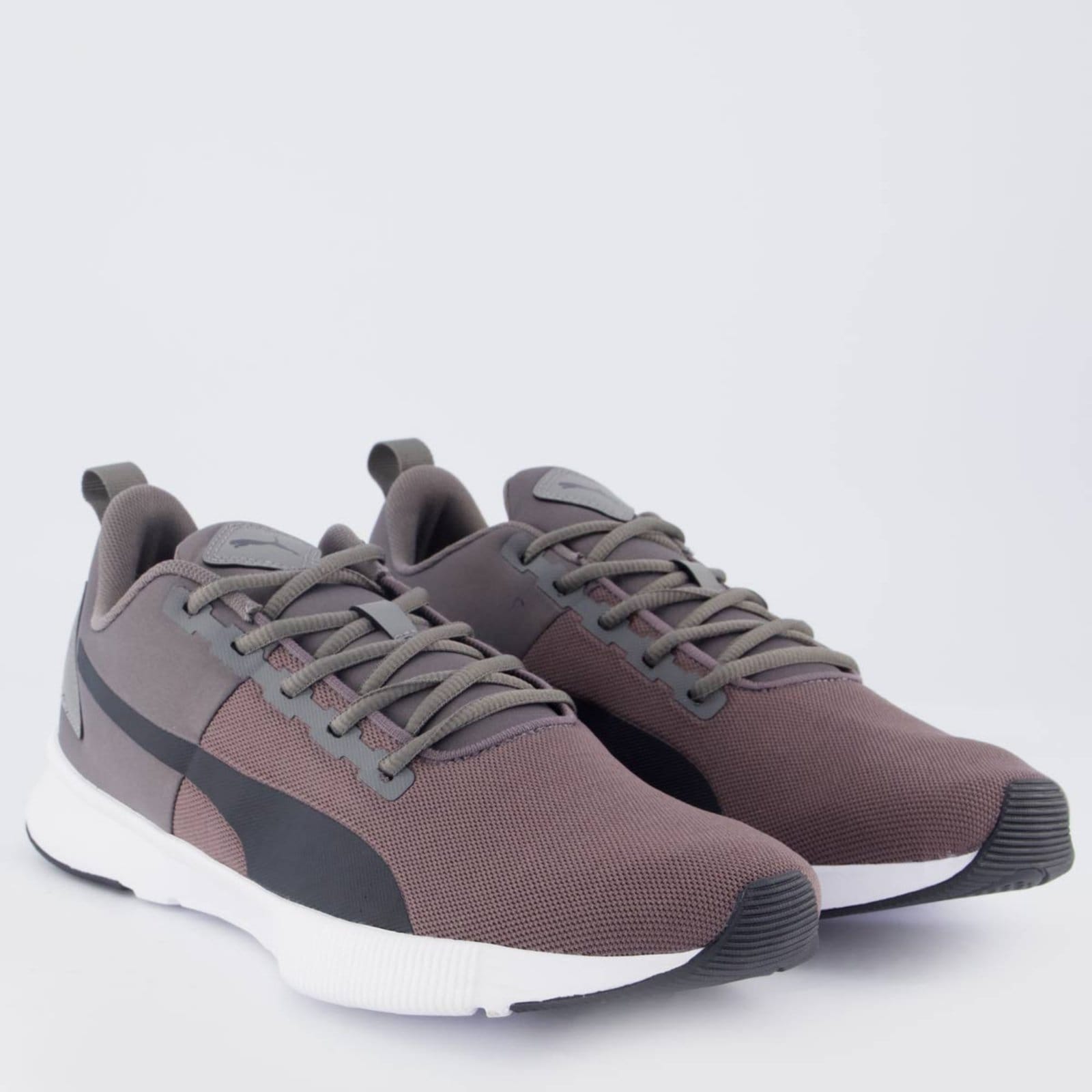 Vista 2 Tenis Puma Flyer Runner Mesh BDP e Preto Puma cinza