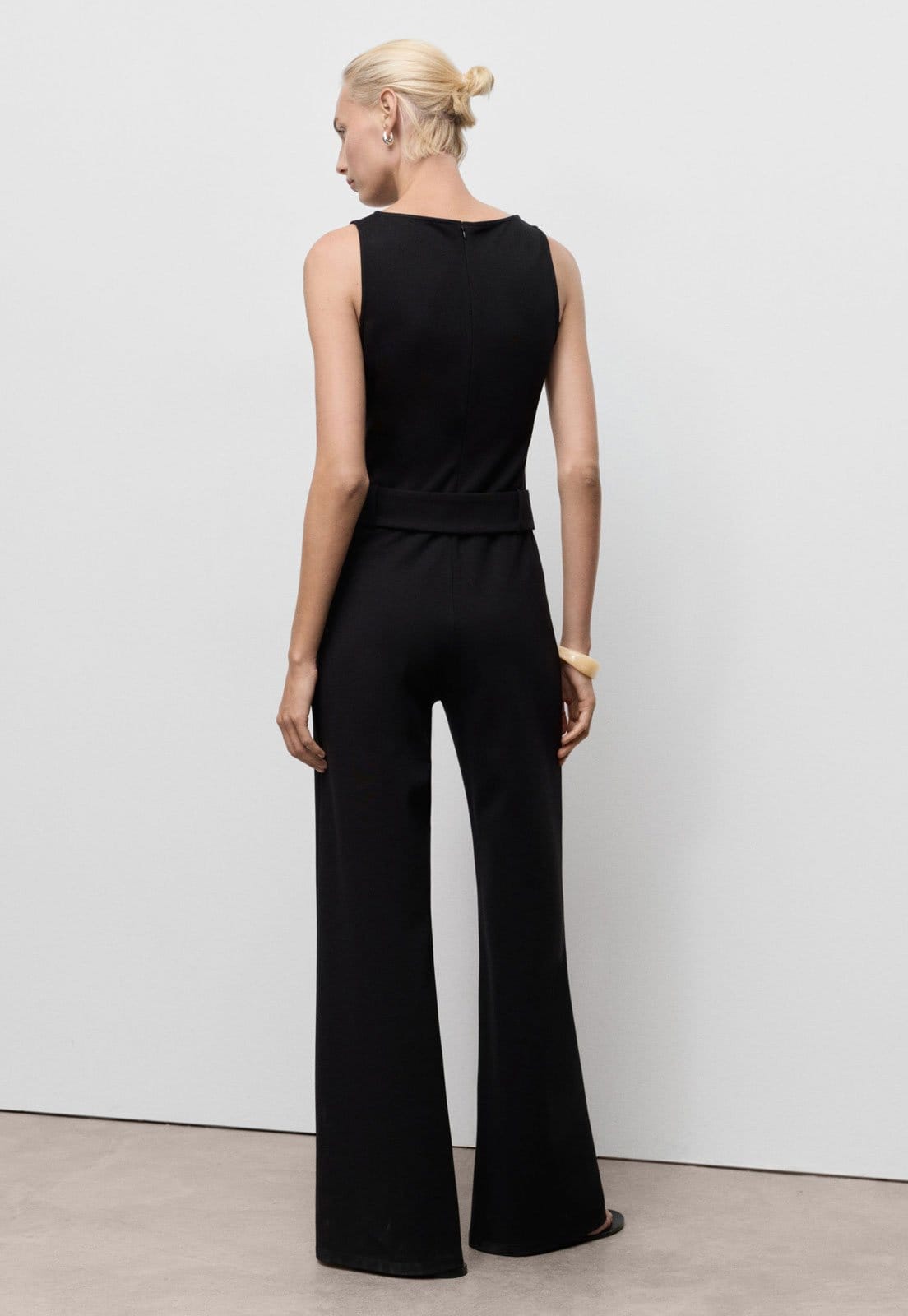 Vista 2 Macacão Feminino Mango Belty Mango preto