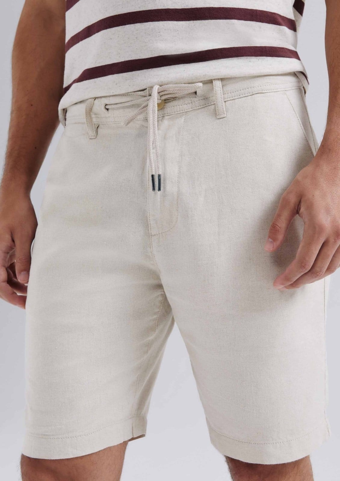 Vista 2 Bermuda Básica Masculina Chino Em Linho Hering bege