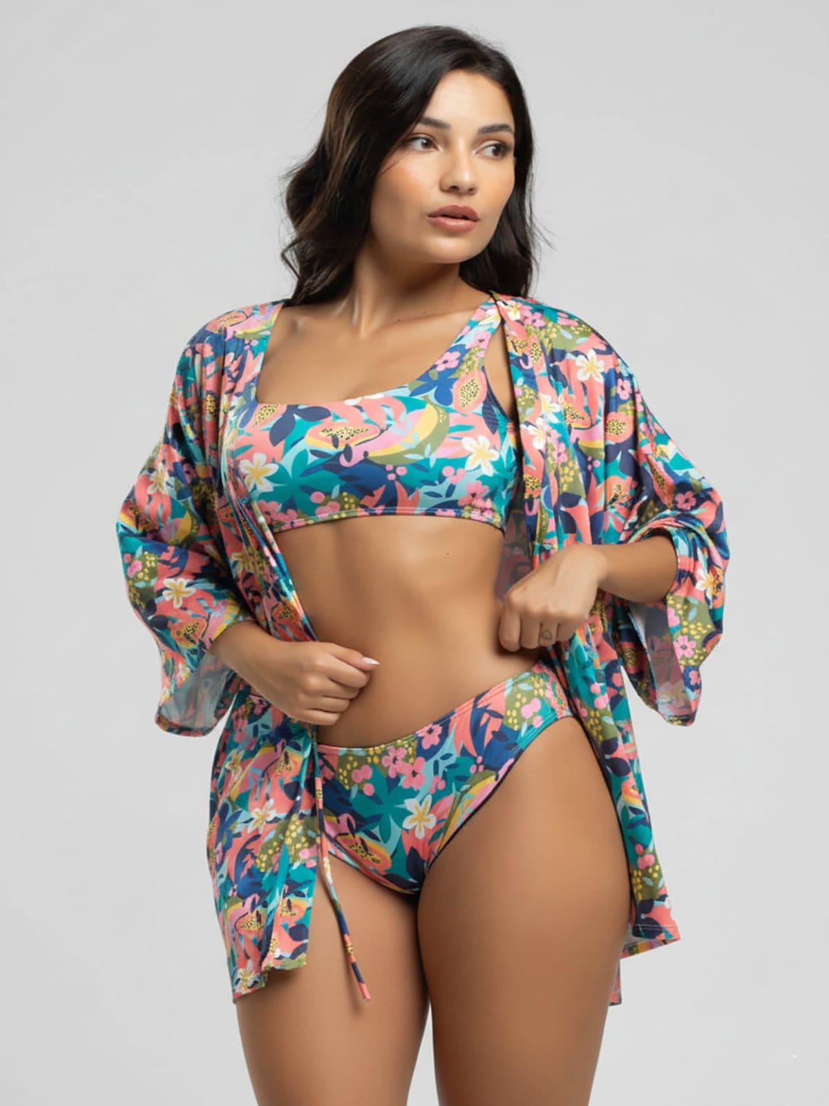 Conjunto Vicbela Biquíni Regata Calcinha Comum + Saída de Praia Kimono Flor