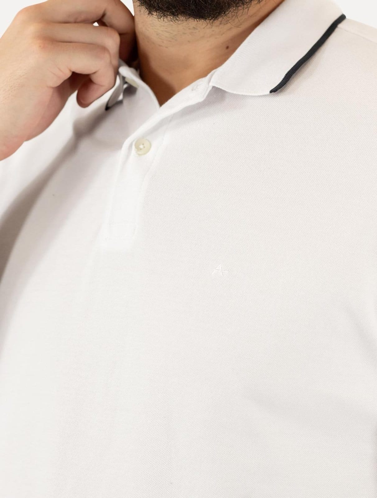 Vista 2 Polo Aramis Masculina Piquet Navy Friso Branca Aramis branco navy